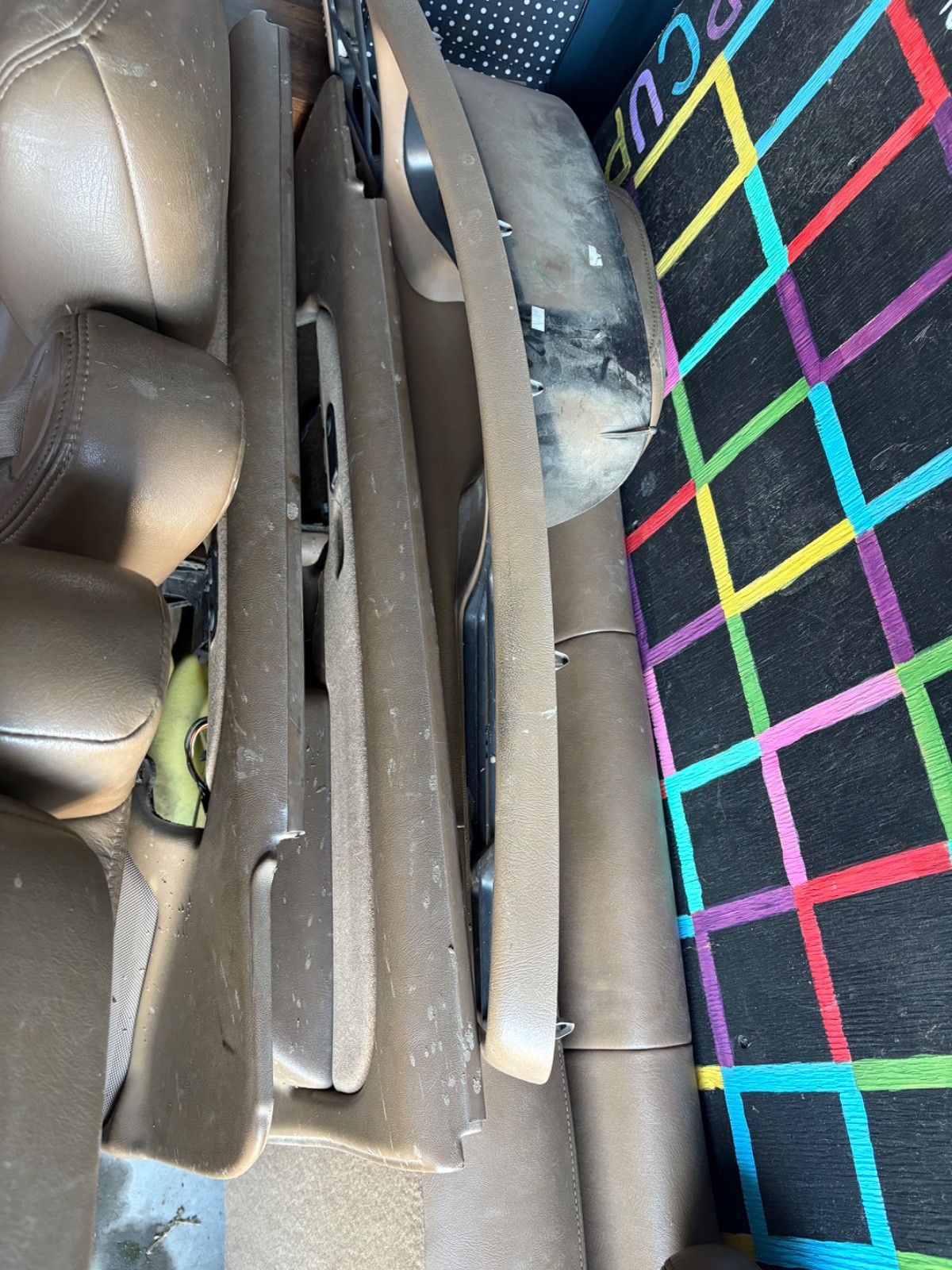 99-07 GM/Chev medium dark oak tan interior