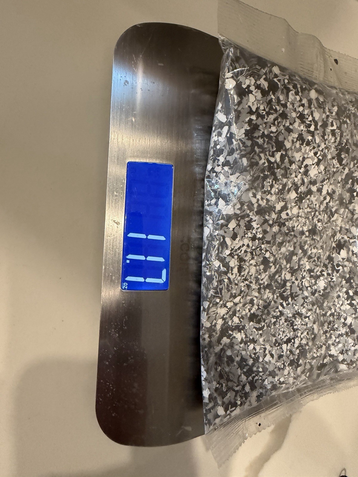 Rustoleum Decorative Color Chips – Glacier Gray – Bag of Epoxy Floor Additive