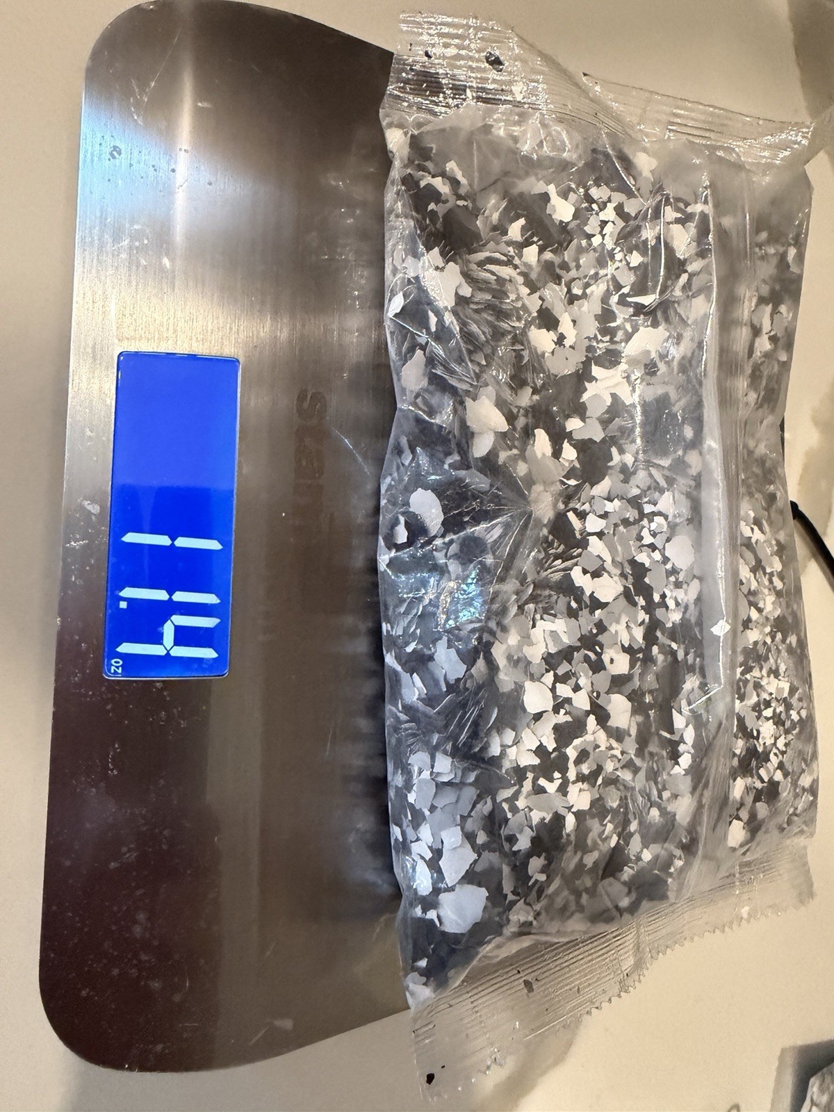 Rustoleum Decorative Color Chips – Glacier Gray – Bag of Epoxy Floor Additive