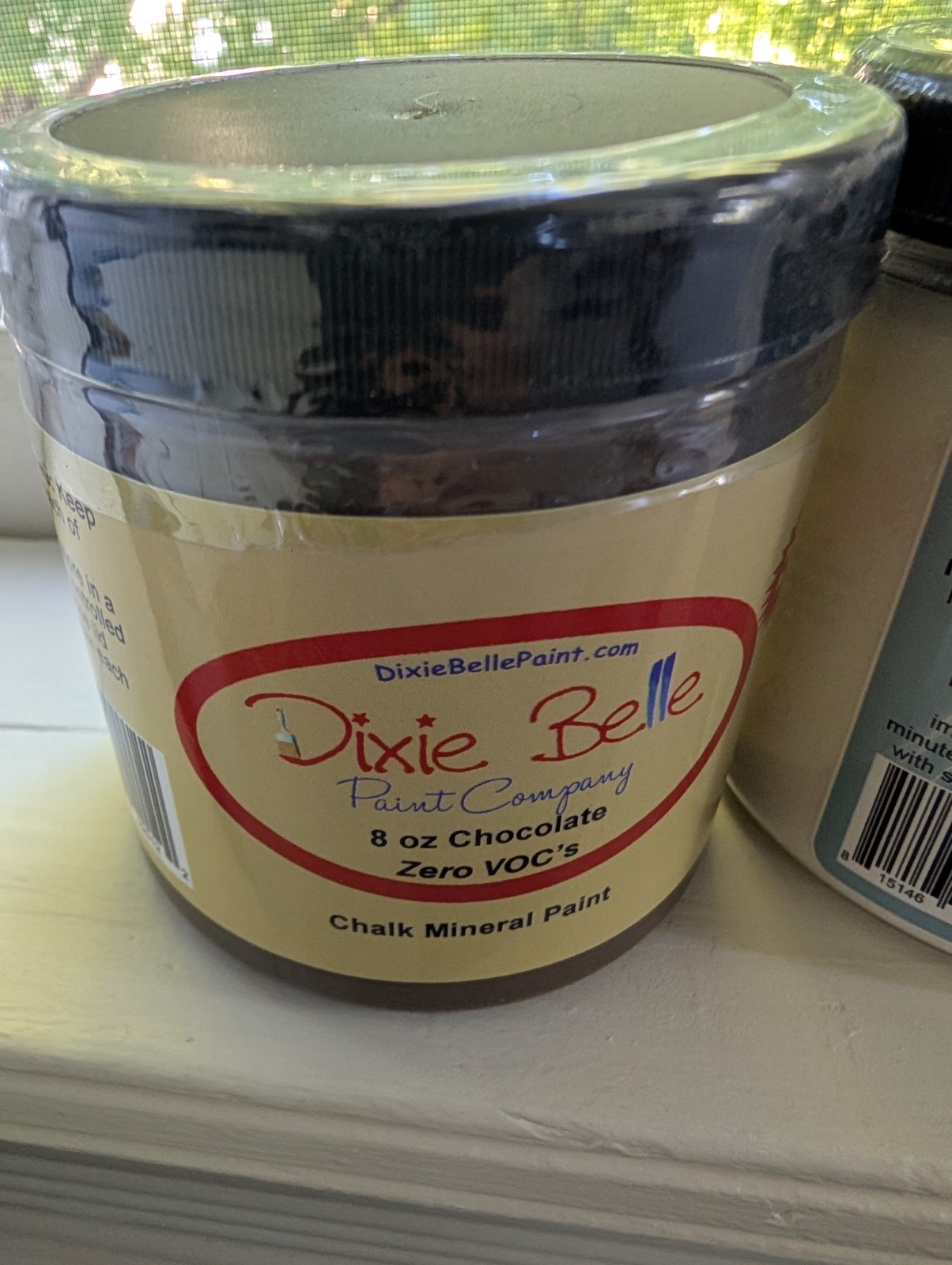 Dixie Belle Silk Mineral Paint Chocolate Brown + White Lightning Cleaner