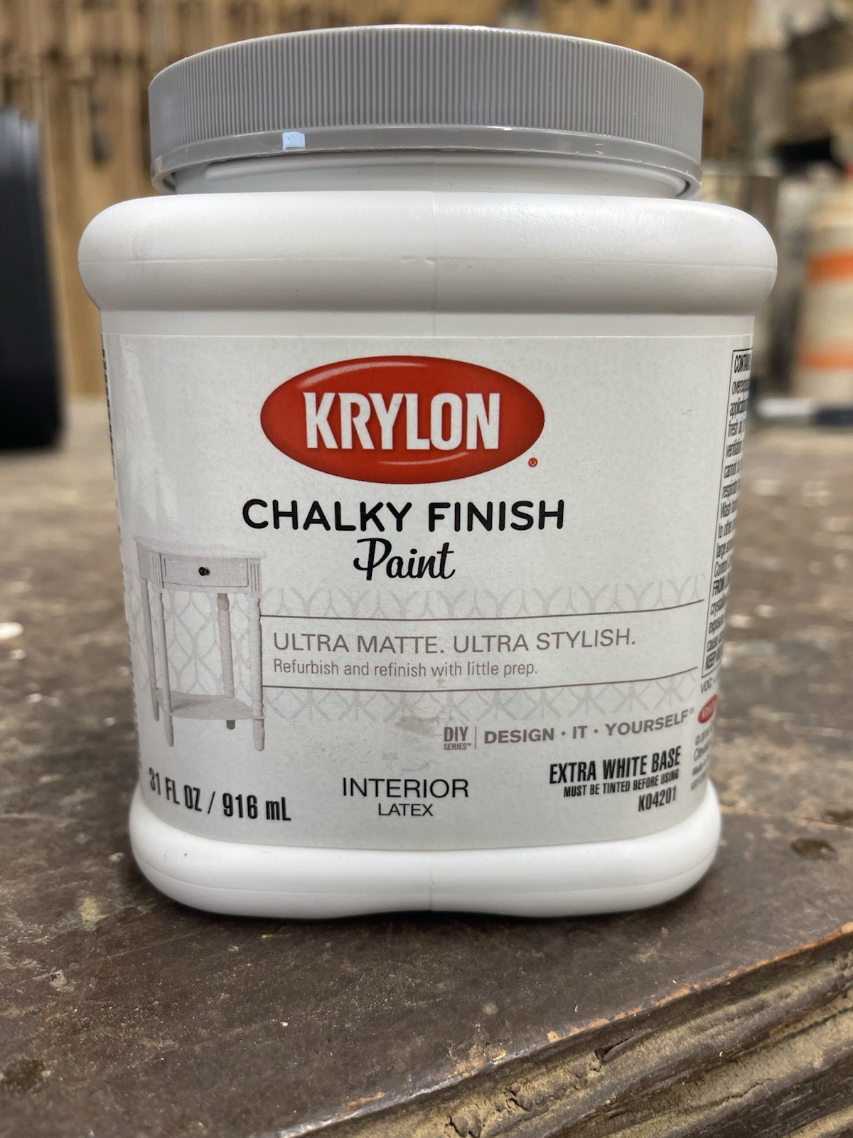 Krylon Chalk Paint Extra White / 32 Fl Oz Fast Drying No Primer Needed
