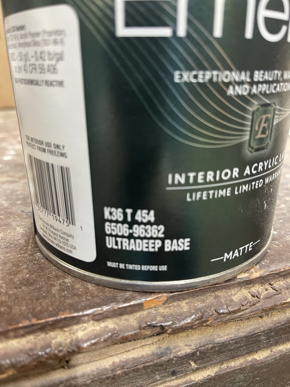 Quart Sherwin Williams Emerald Latex Water Based Paint / Ultra-Deep Base/ Matte