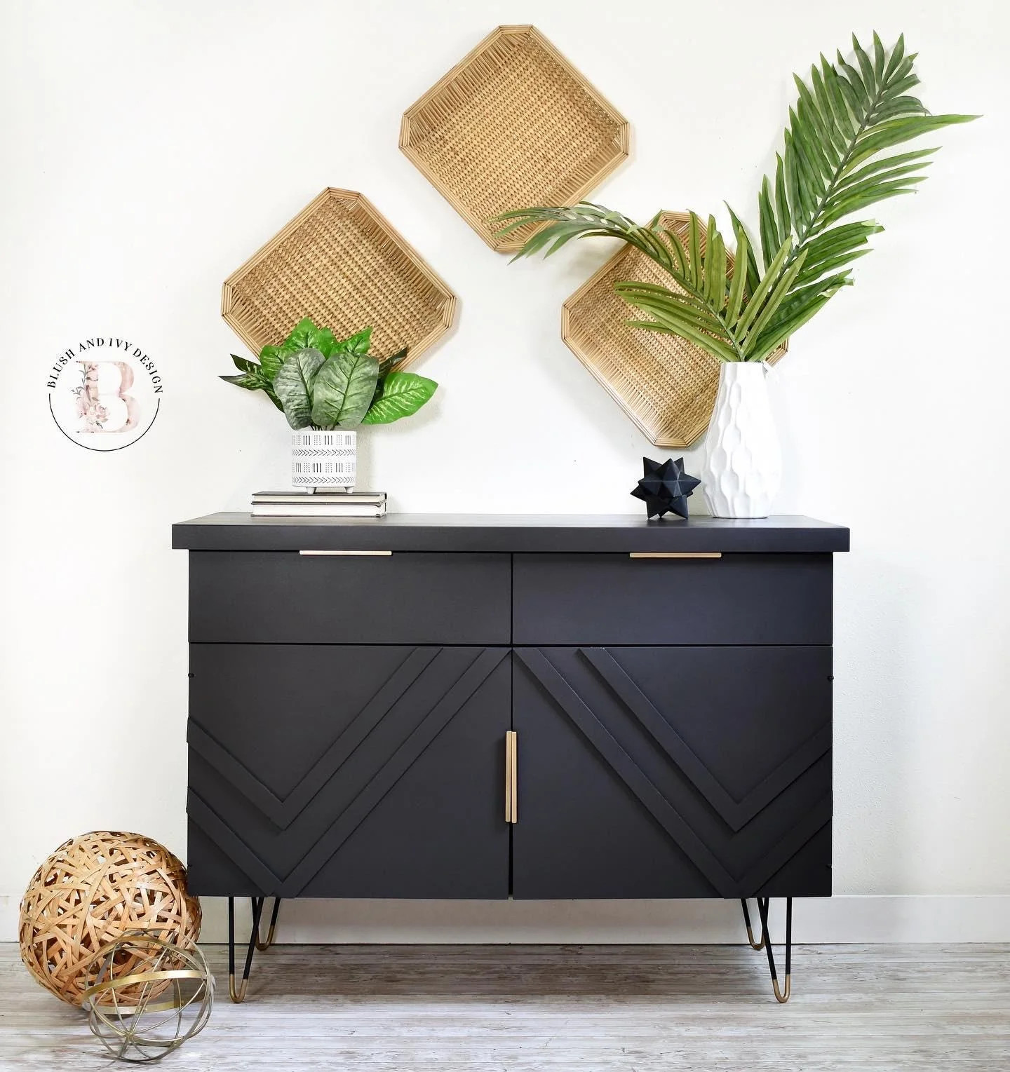 Caviar (true black) – Chalk Paint – Dixie Belle Paint (4 sizes)