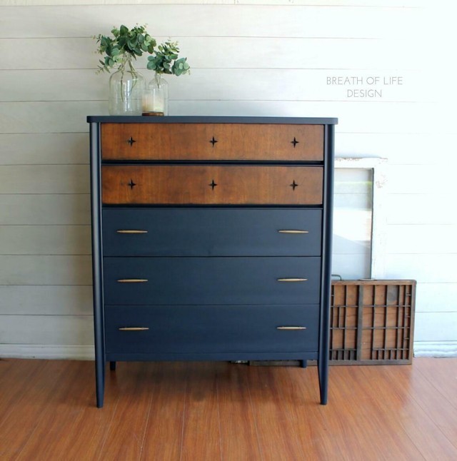 Dixie Belle Chalk Paint In The Navy- FREE SHIPPING!