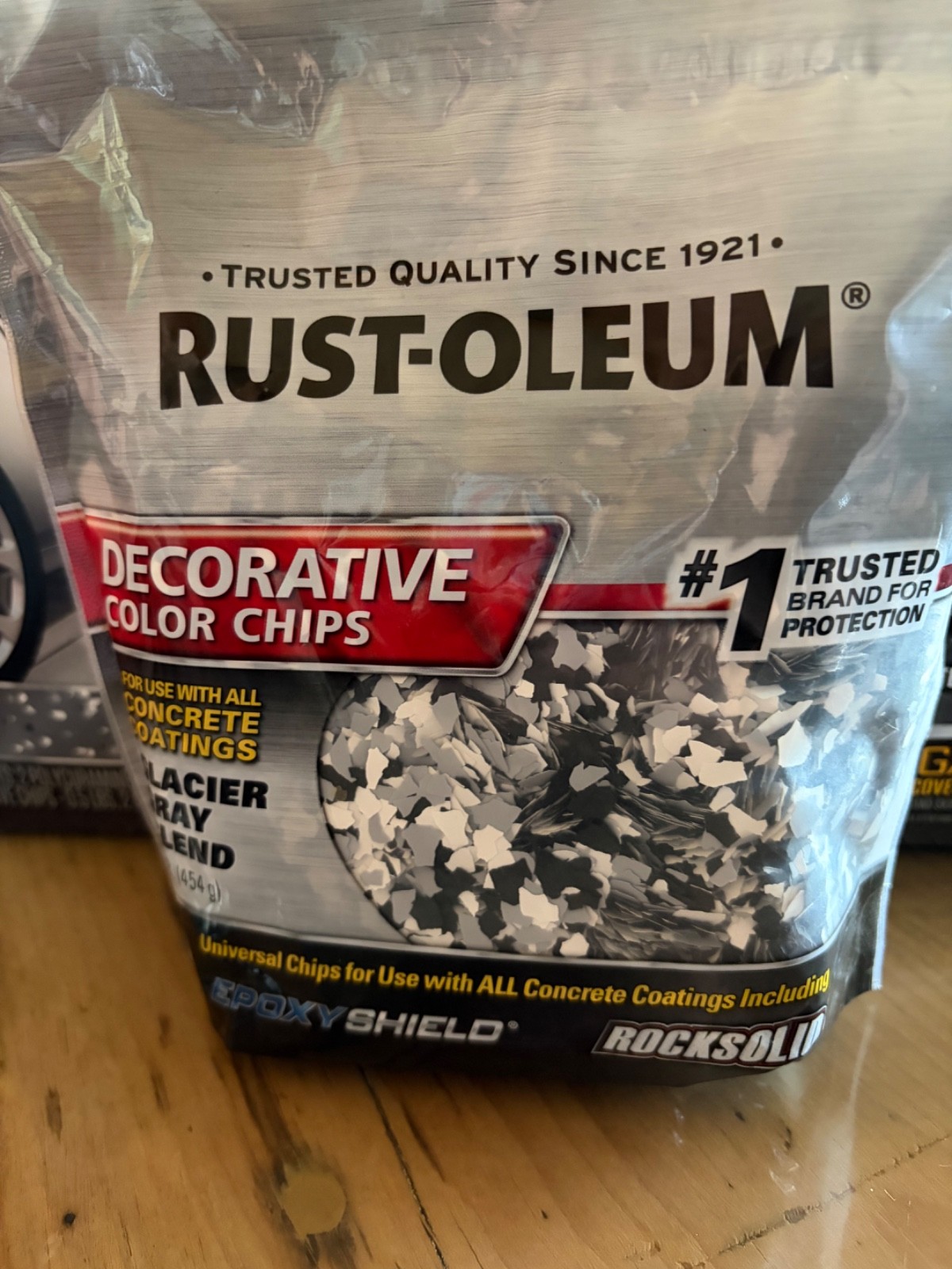 Rust-Oleum Dark Gray Polycuramine 2.5 Car Garage Floor Kit + 1 bag of color chip