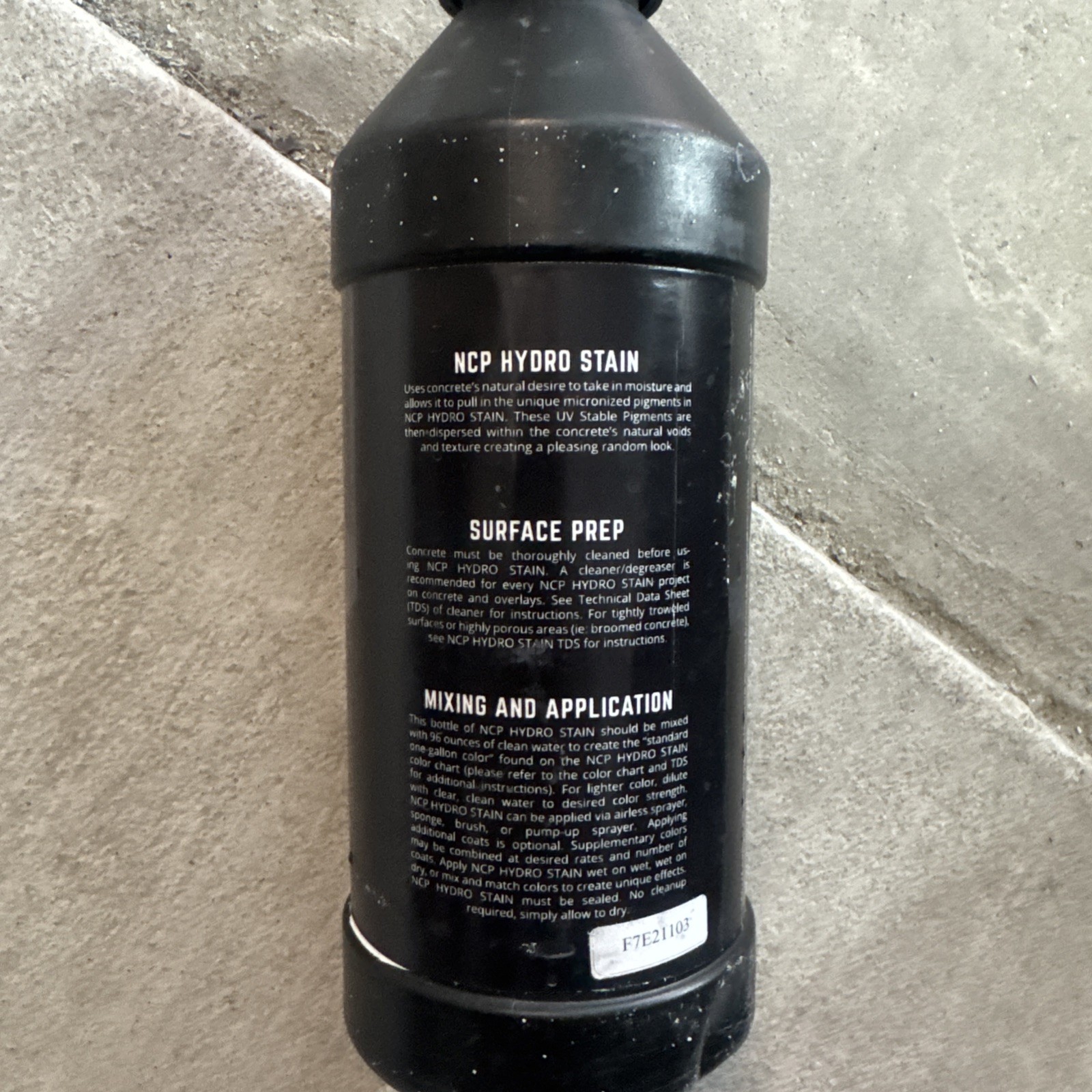 NCP Water Based Concrete Stain – Dark Grey Hydro Stain 32 fl Oz