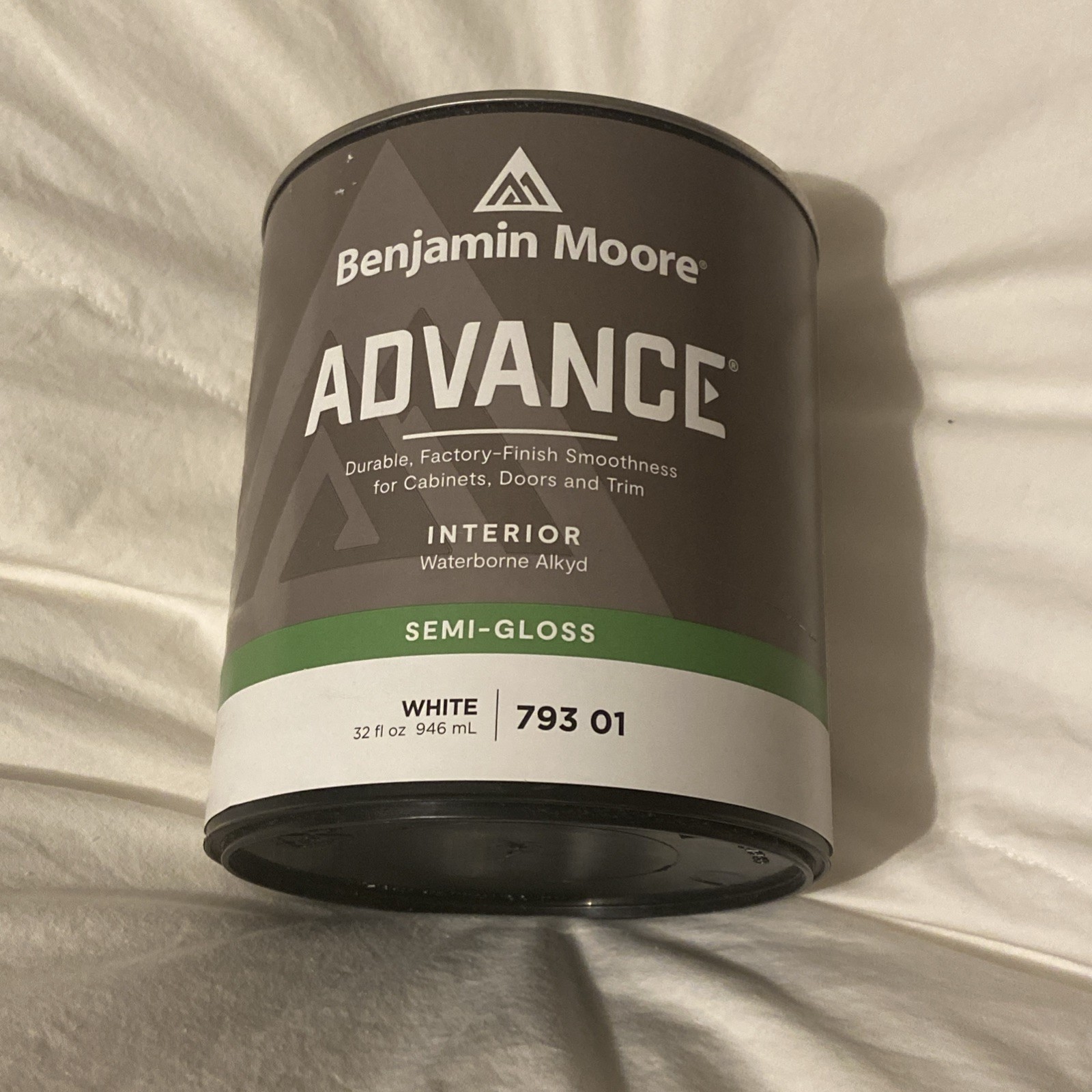 Benjamin Moore Advance Semi Gloss Quart