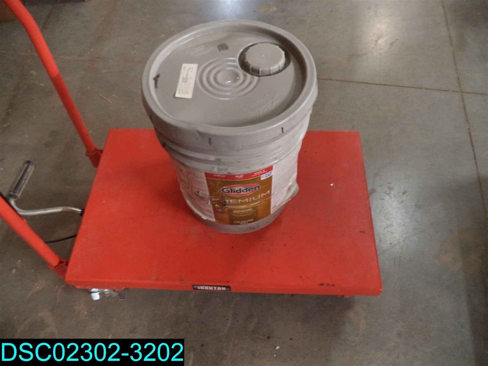 5 Gallons: Glidden Premium Exterior Latex Paint Flat Base3 022367568337