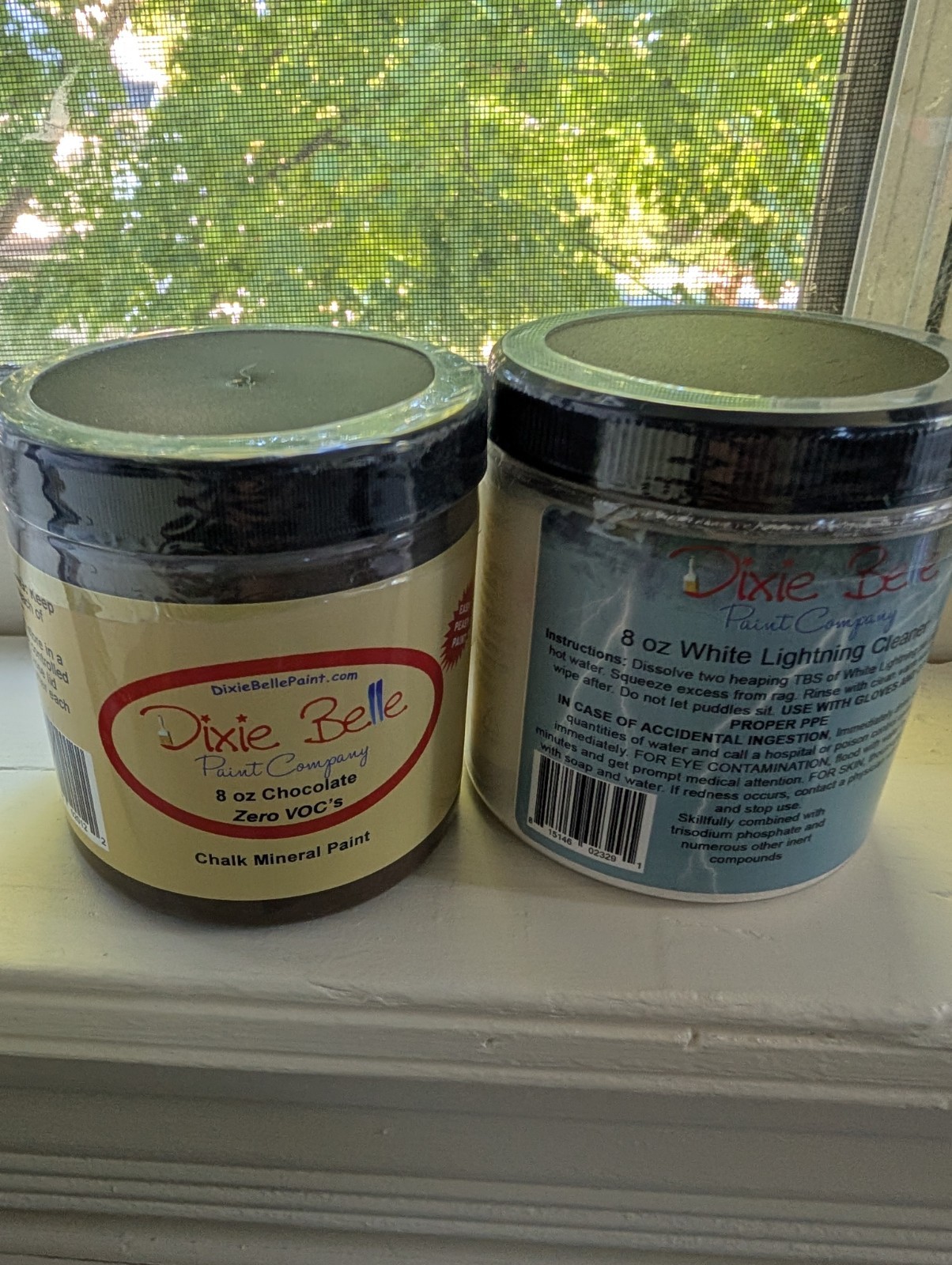 Dixie Belle Silk Mineral Paint Chocolate Brown + White Lightning Cleaner