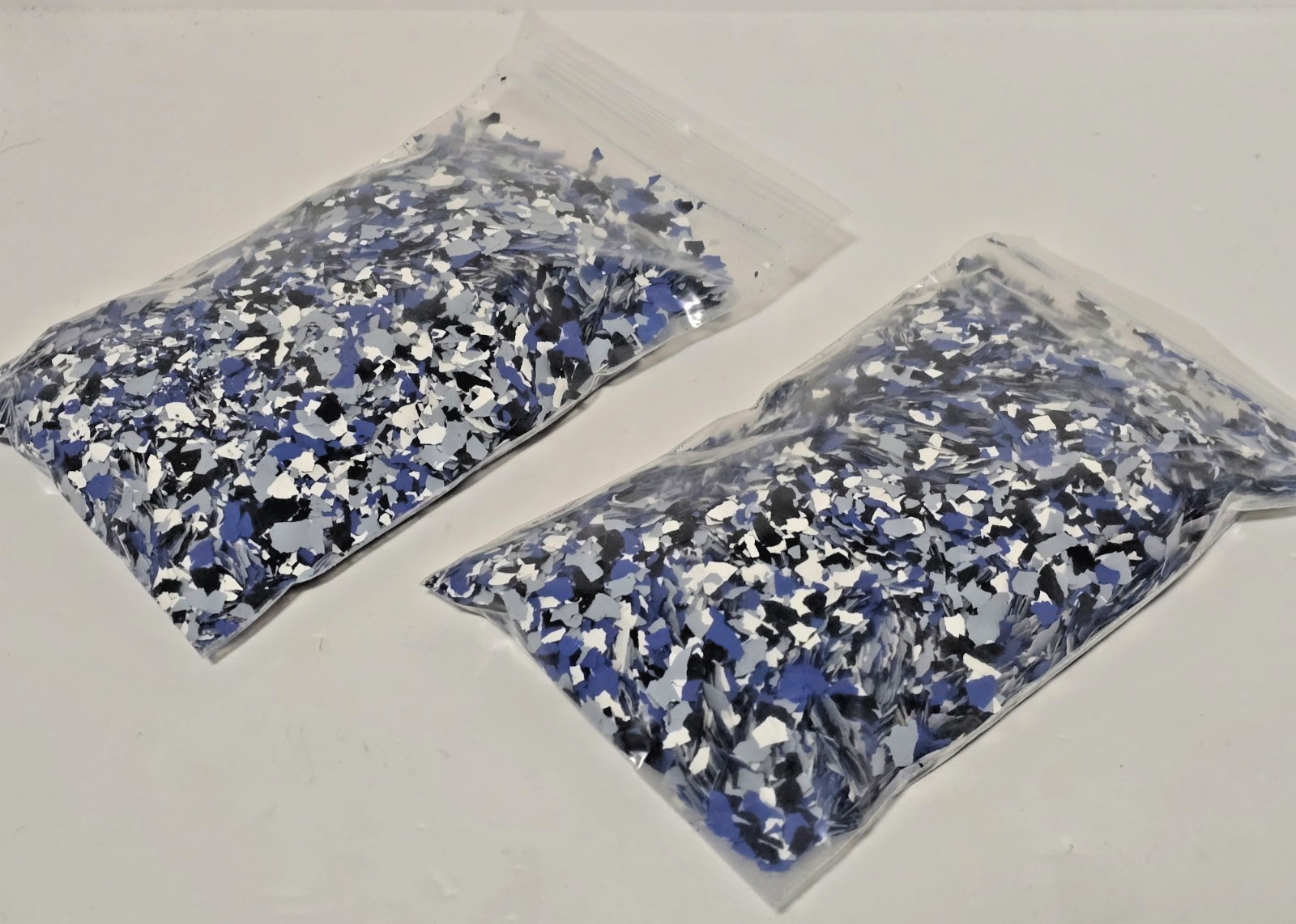 NEW Rust-Oleum 1 lb. Micro Blue/Gray Decorative Color Chips With Etching