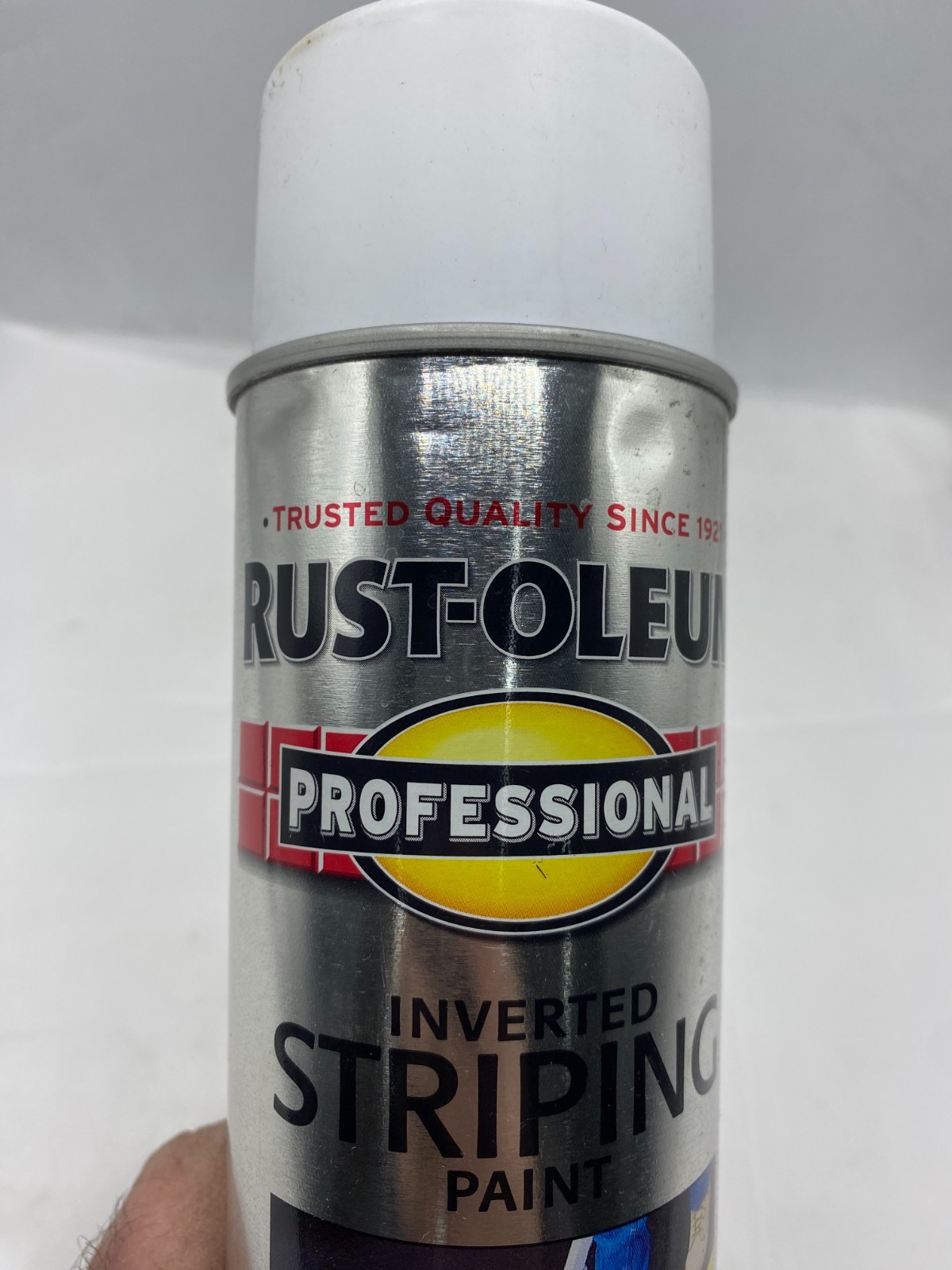 RUST-OLEUM 2593 White Inverted Striping Paint 18 oz 510 g. **FREE SHIPPING**
