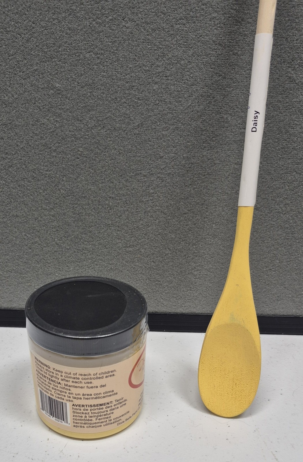 Dixie Belle Paint Chalk Mineral Paint 8oz “Daisy” Color New Furniture