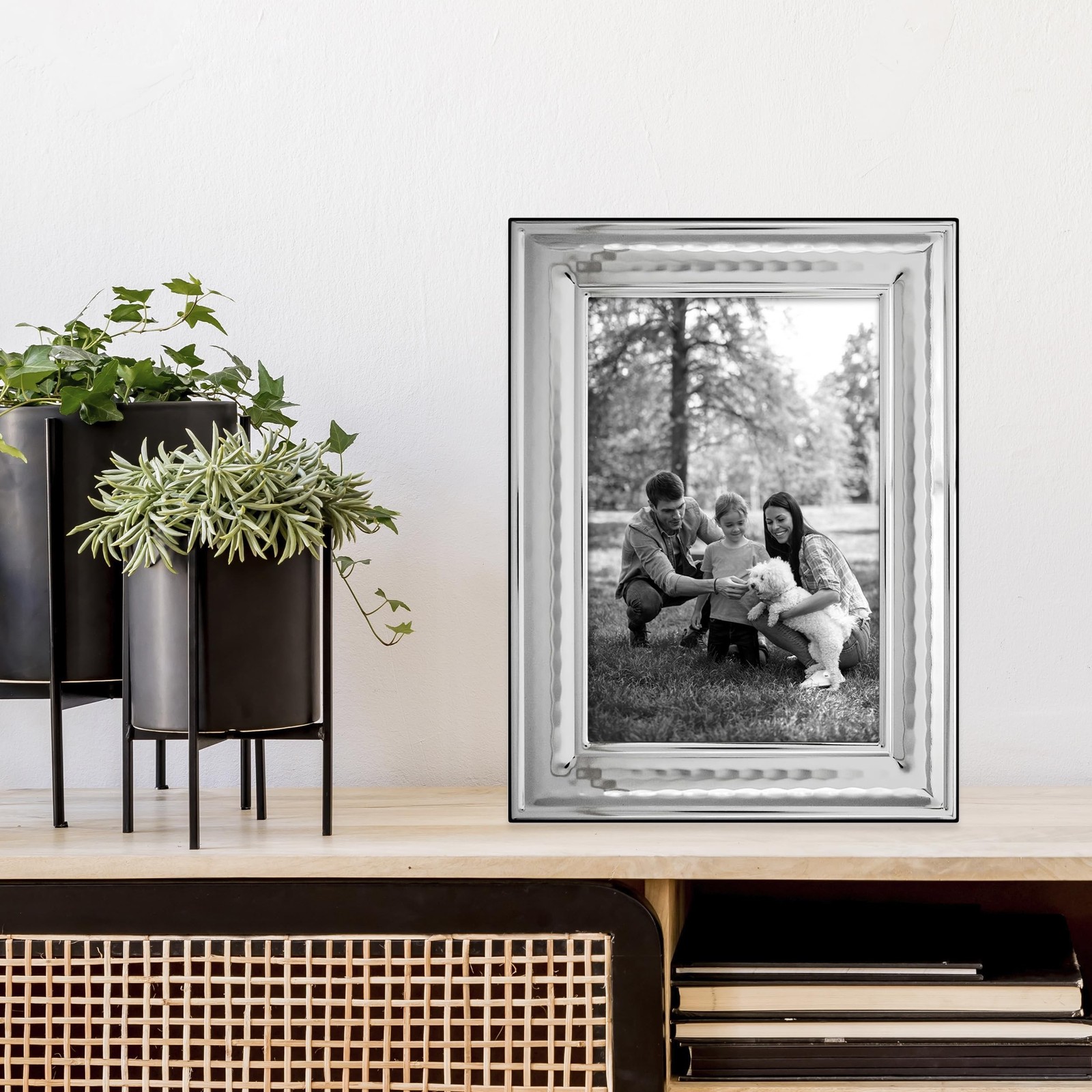 Siena Classic Hammered Silver Picture Frame, Tarnish Resistant Finish, Perfec…