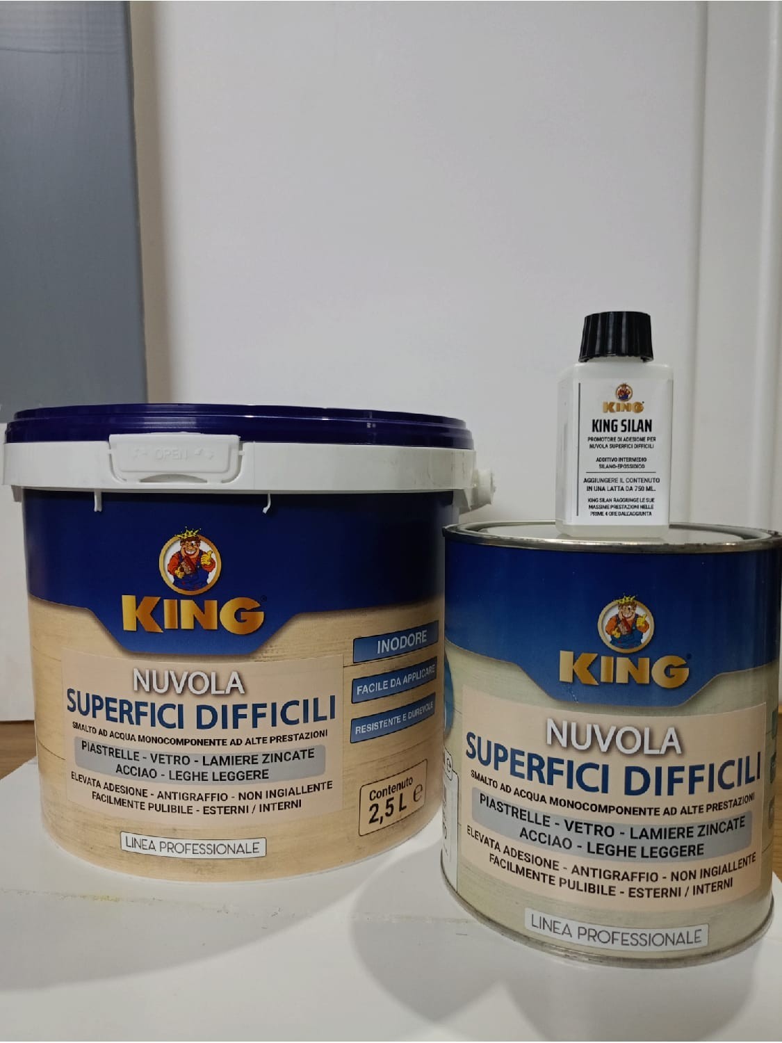 Multipurpose water enamel for tiles and all difficult surfaces. ML 7