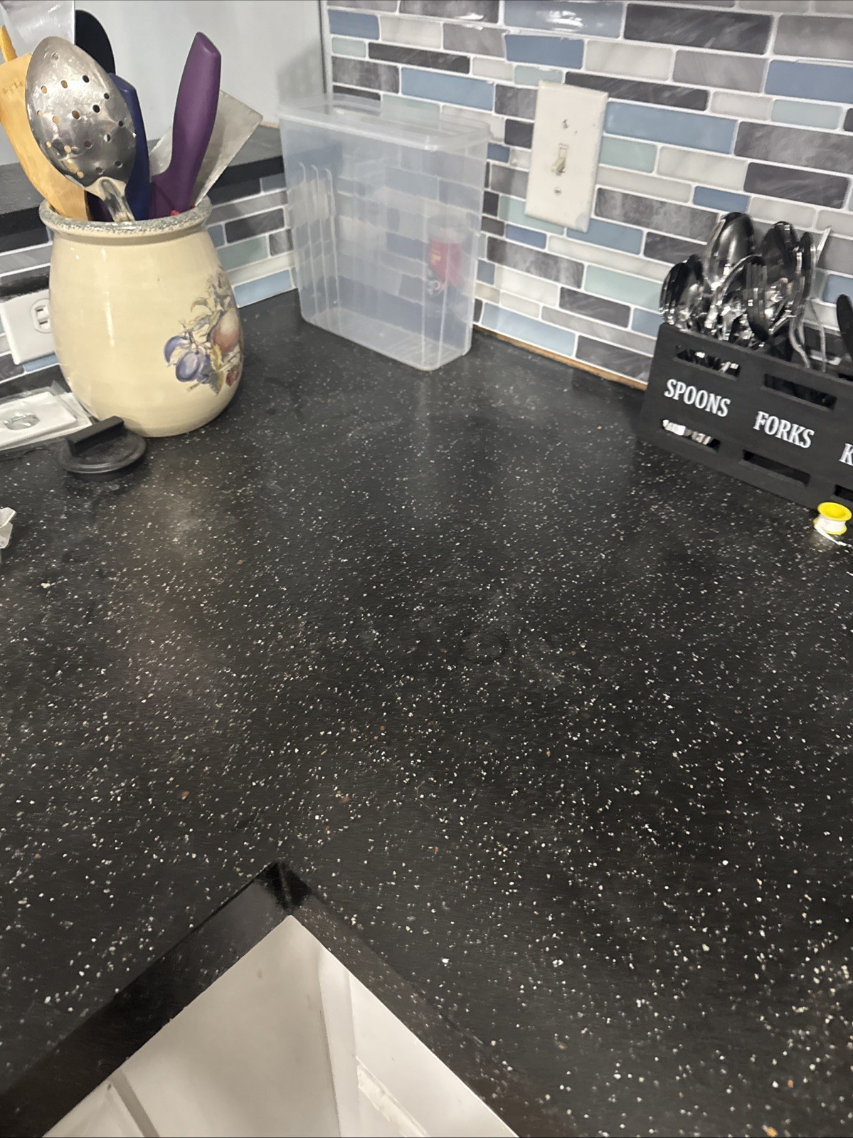 Daich Spread Stone Mineral Select Countertop Paint Volcanic