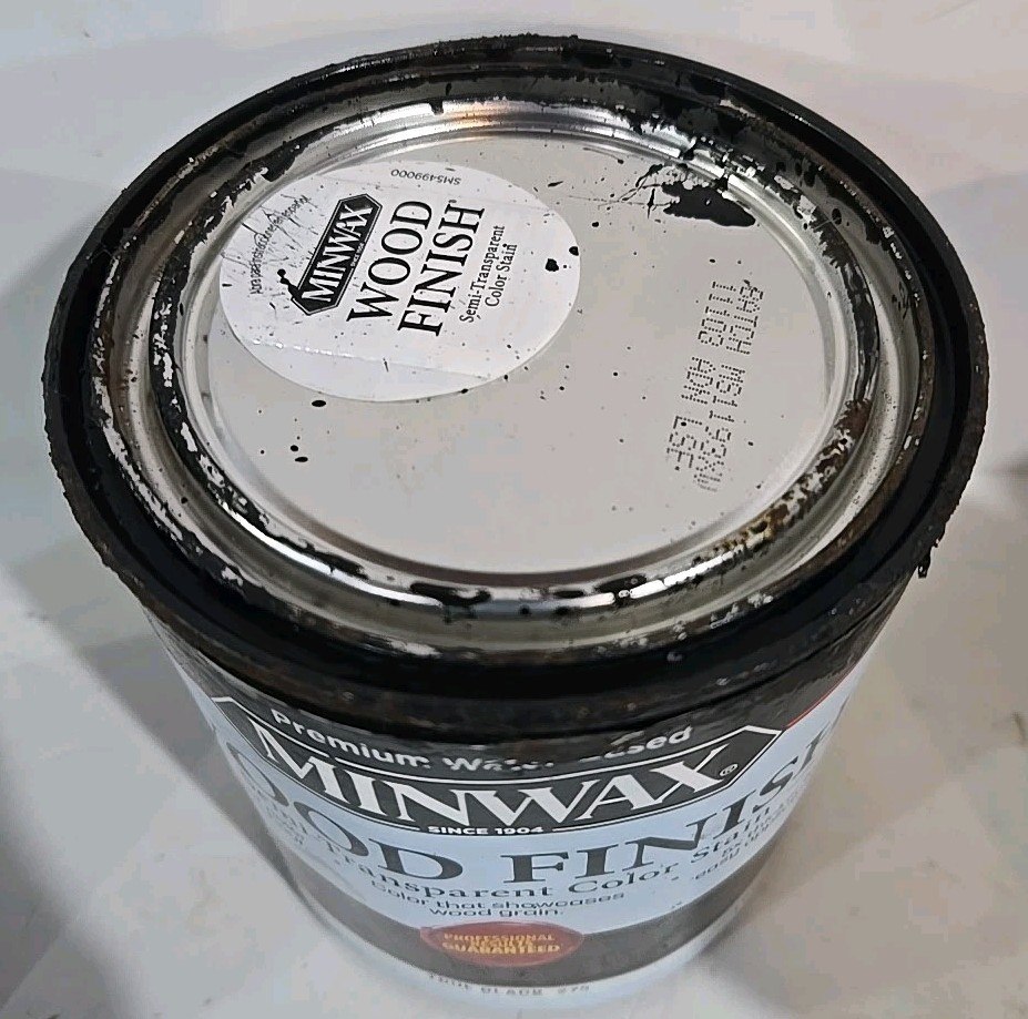 Minwax True Black # 274 Wood Finish Water-Based Semi-Transparent Stain 1 Quart