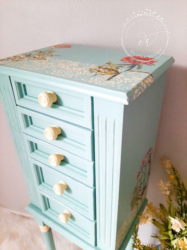 Dixie Belle Chalk Paint Sea Glass- FREE SHIPPING!