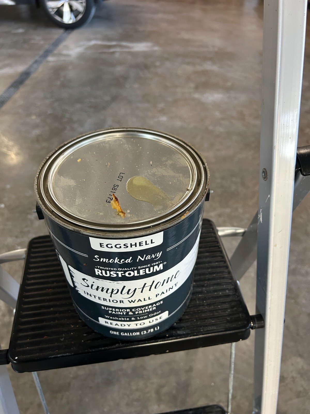 NOS 1-gallon RustOleum Simply Home Eggshell SMOKED NAVY Interior Wall Paint