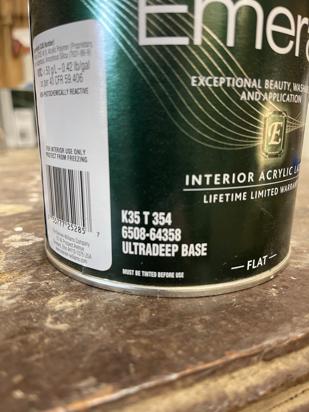 Quart Sherwin Williams Emerald Latex Water Based Paint / Ultra-Deep Base/ Flat