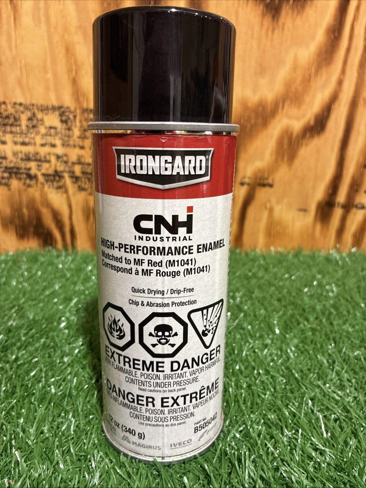 B505042 – MF Red Enamel Paint – 12 oz/340 g Spray Can – CASE IH