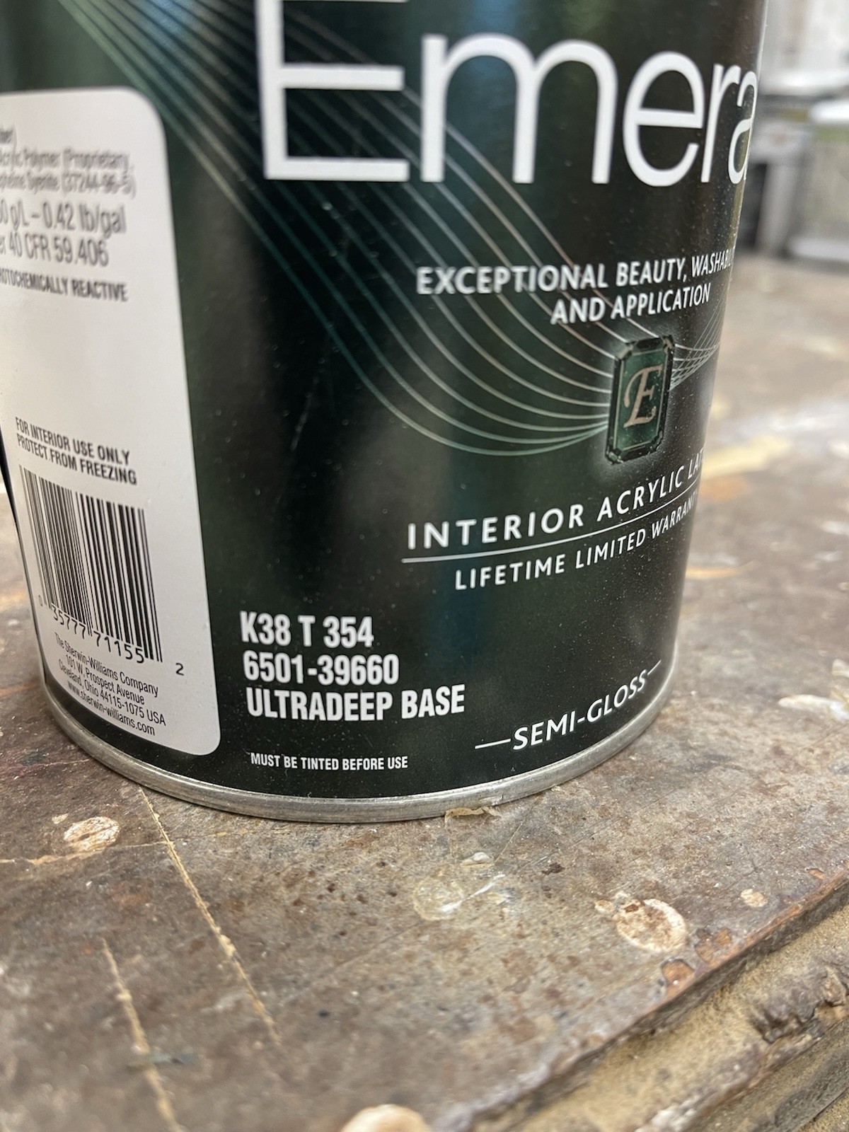 Quart Sherwin Williams Emerald Latex Water Based Paint / Ultra-Deep Base/ Semi