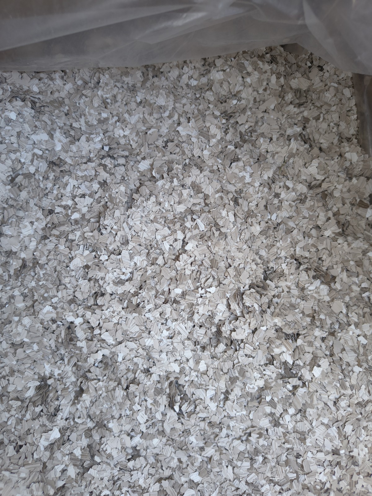 2 Lbs Decorative Color Flakes For Epoxy Floors. V. C. Lanai Gray Color