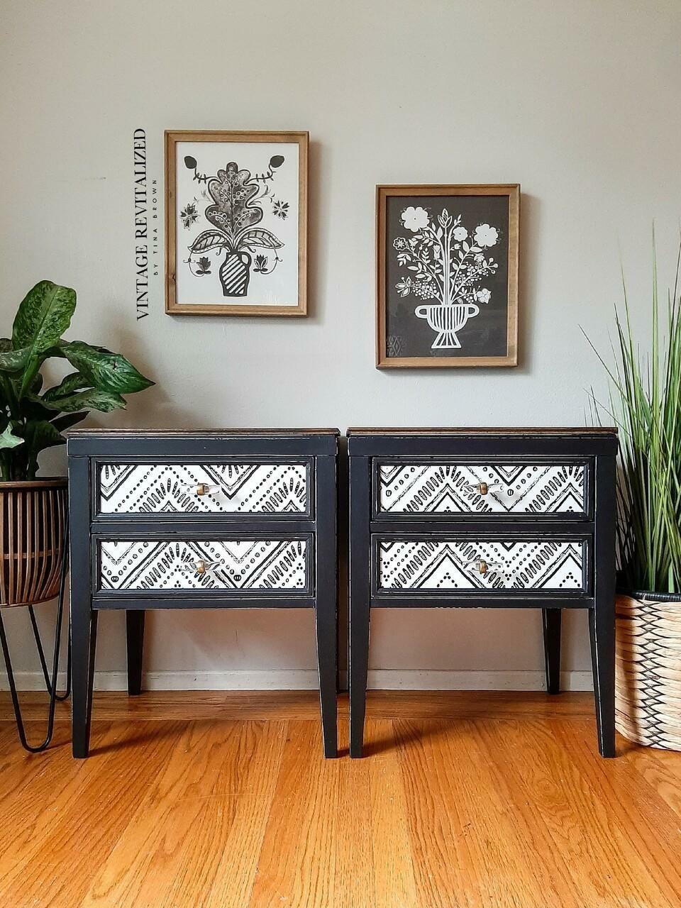 ANCHOR | Dixie Belle Silk Paint | black | Furniture Paint