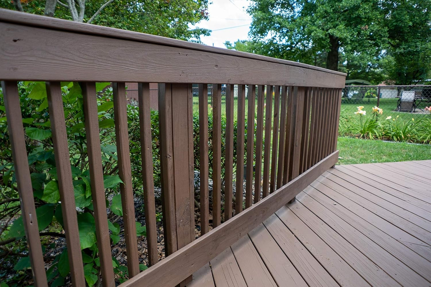 #1 Deck Premium Advanced Solid Color Outdoor Wood Stain and Sealer in One – Wate