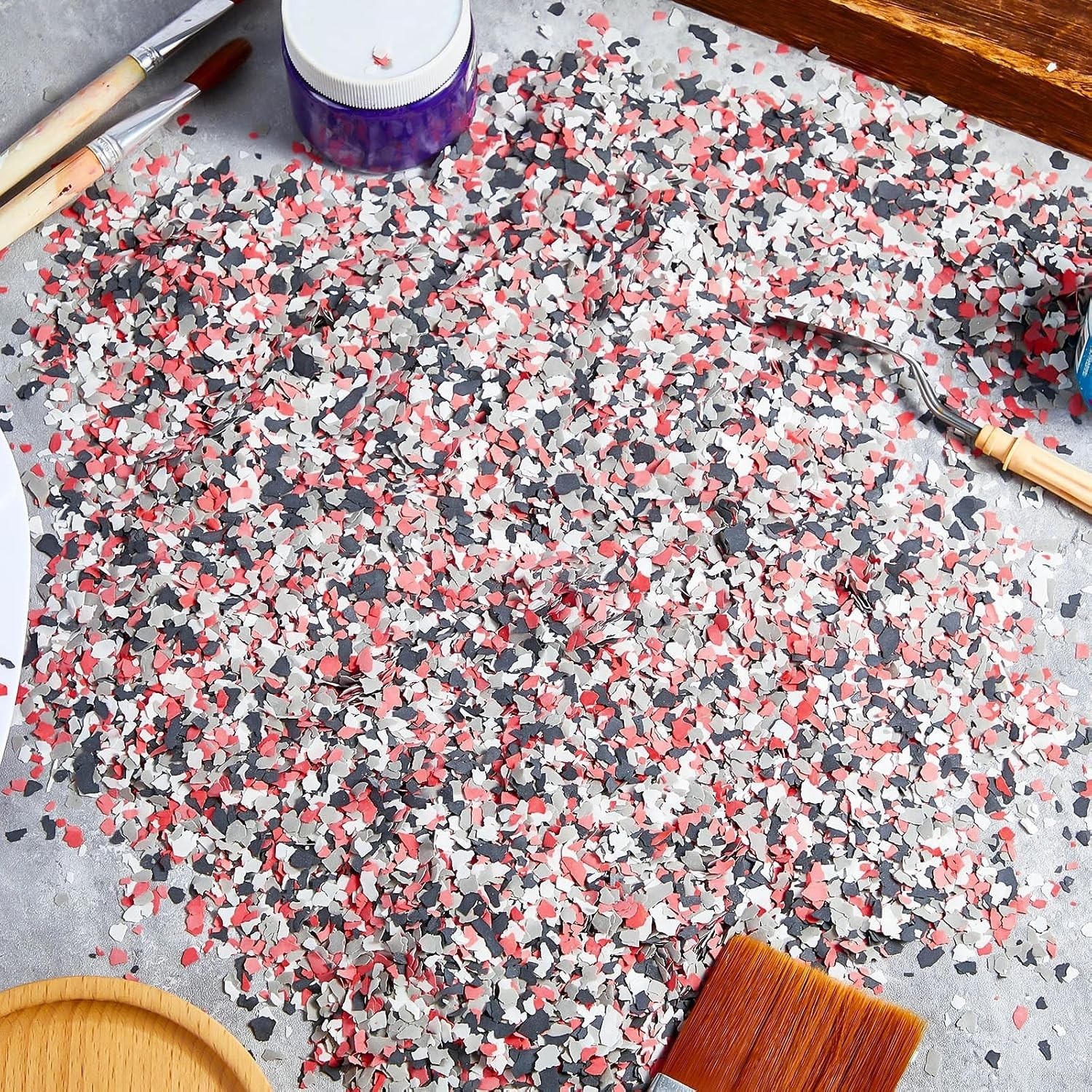 Versatile 2.8 Kg Epoxy Flakes in Black, White, Grey, Red for Elegant Surfaces