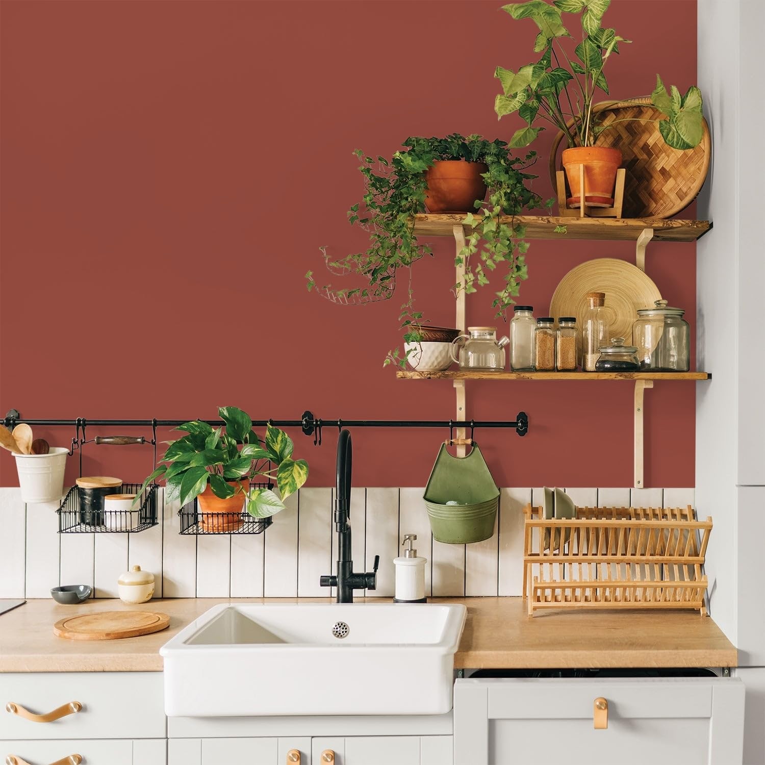 Glidden Interior Paint Premiumr Red/Cedar Chest One Coat Eggshell 1-Gallon