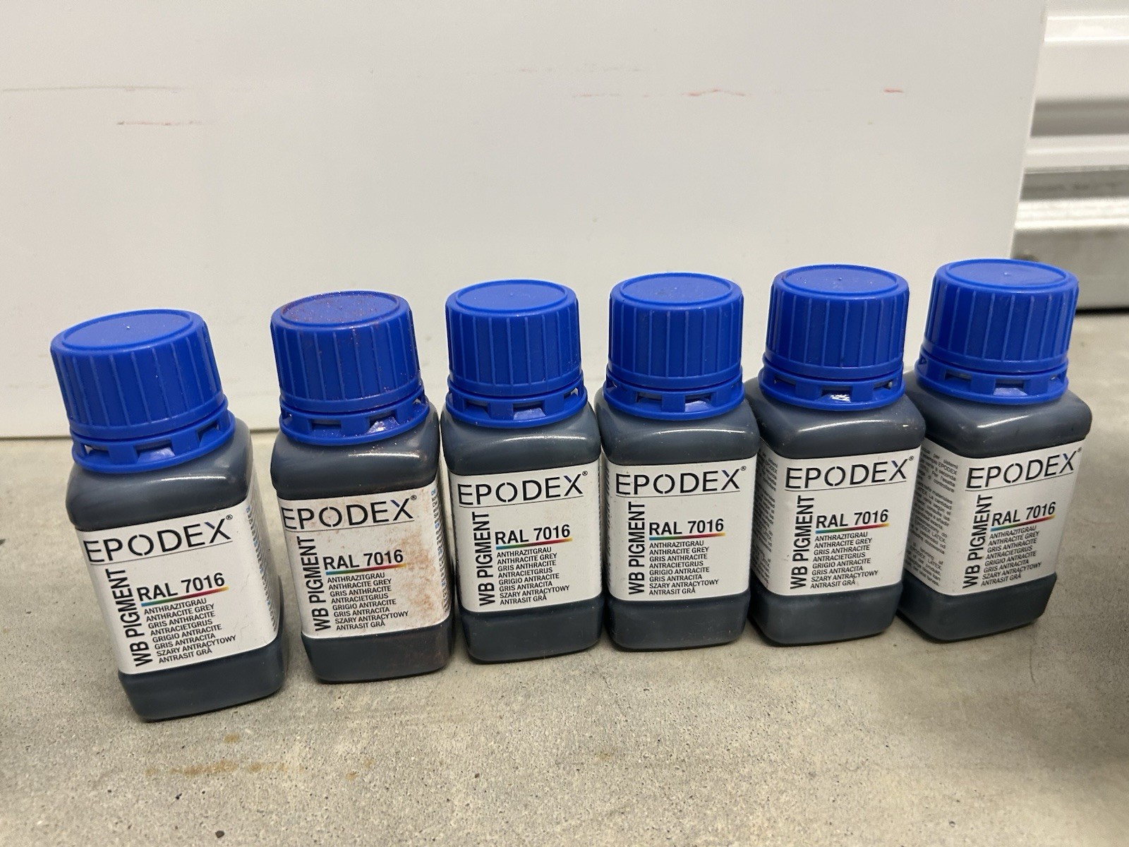 Epodex Epoxy Primer And Paint With Anthracite Gray Pigment Bottles