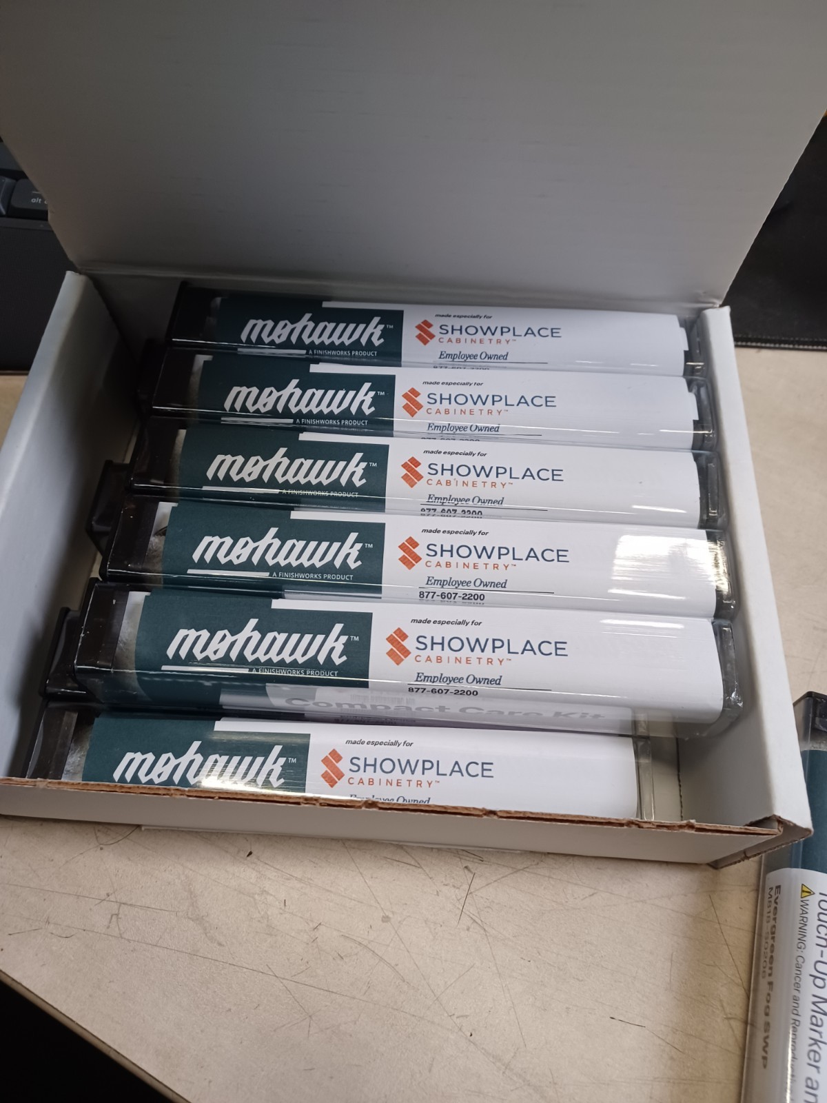 Mohawk ShowPlace Compact Care Kit Touch up Evergreen Fog SWP M818-S0206