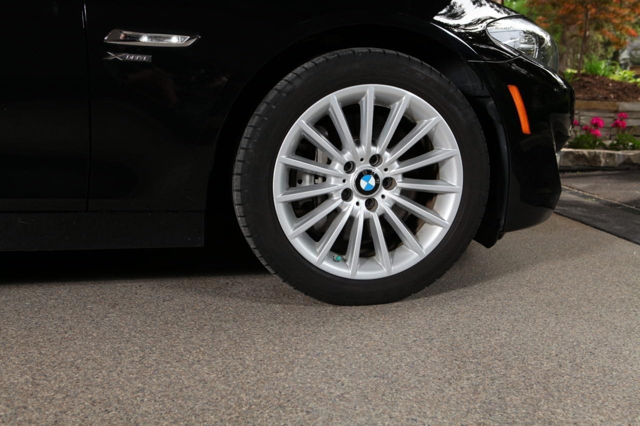 Versatile 1/4″ Natural Stone Look Floor Coating Flakes for Garages & Showrooms