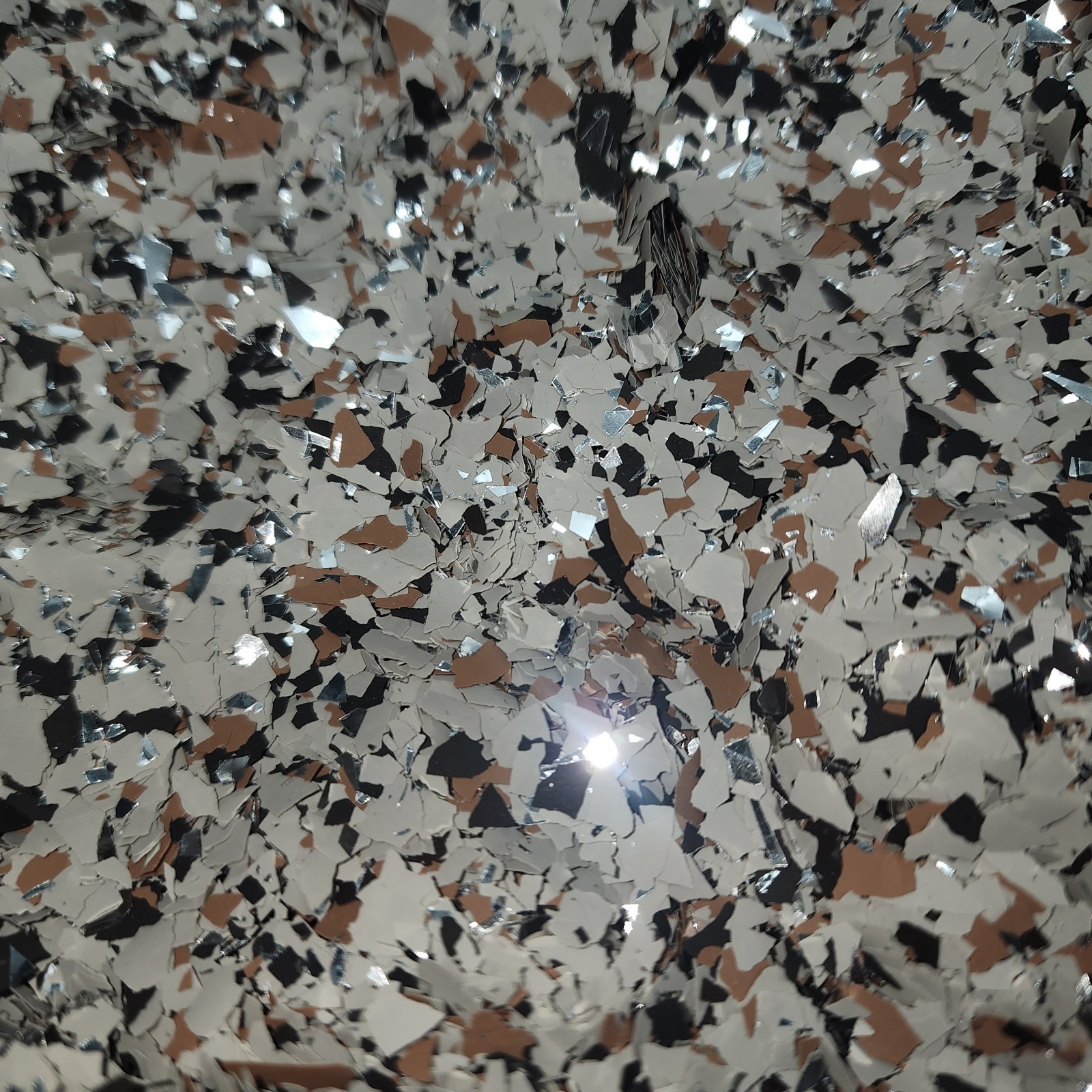2Lb PREMIER GARAGE 1/4″ Color Chips KING’S PEAK, Epoxy Paint Flakes Garage Floor