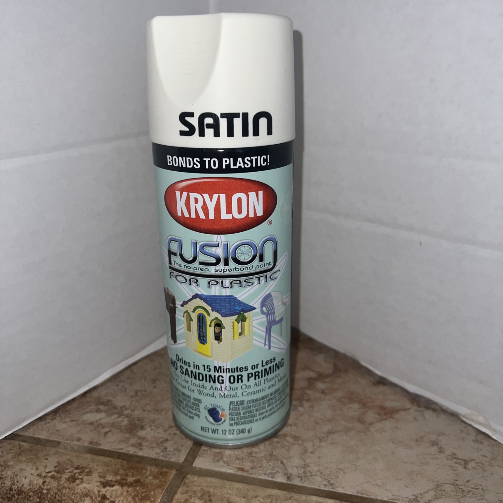 (1) Krylon Fusion Spray Paint Satin Dover White 2422 Can Plastic Wood Metal