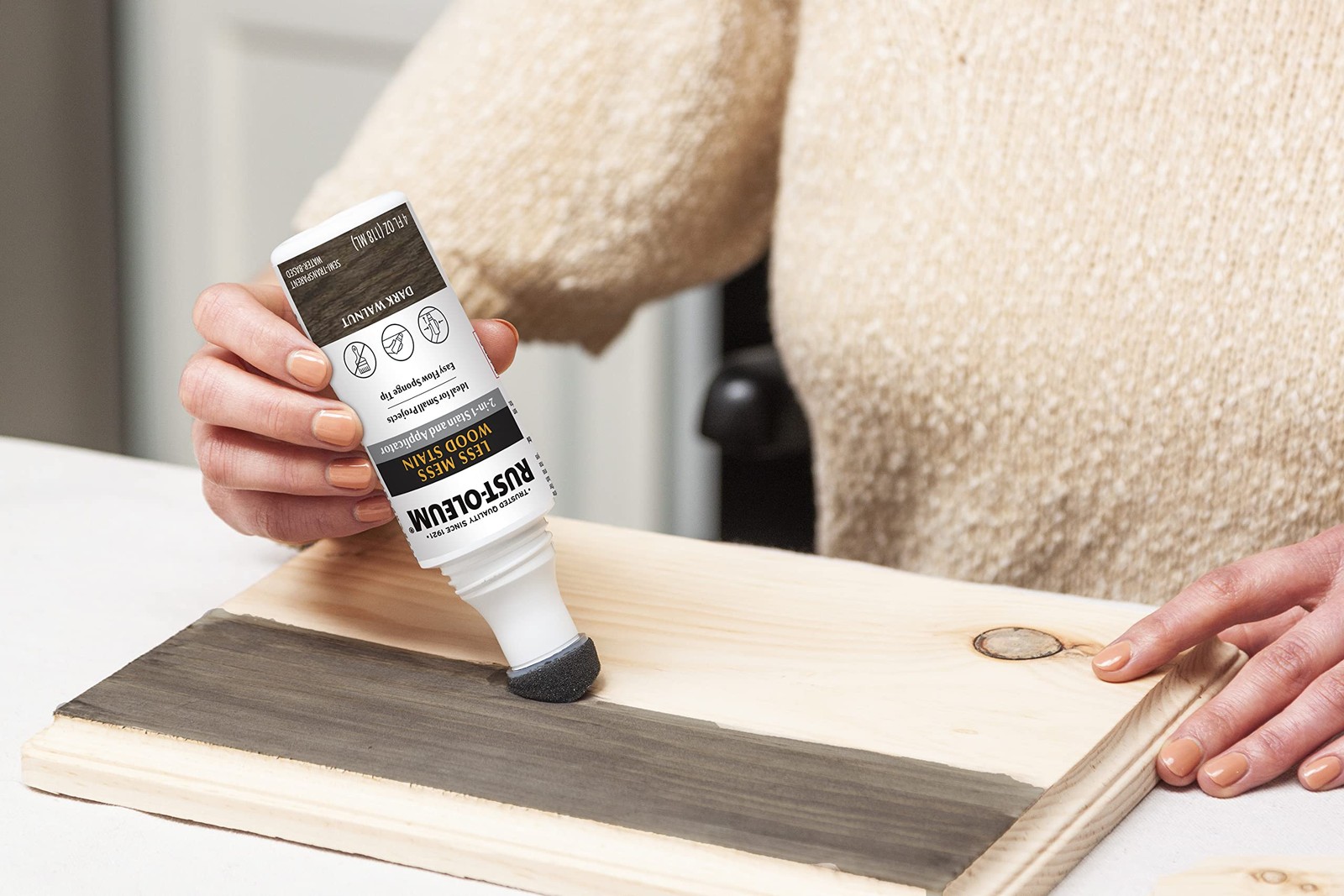 Varathane Dark Walnut 4 Oz Less Mess Wood Stain And Applicator For Crafts
