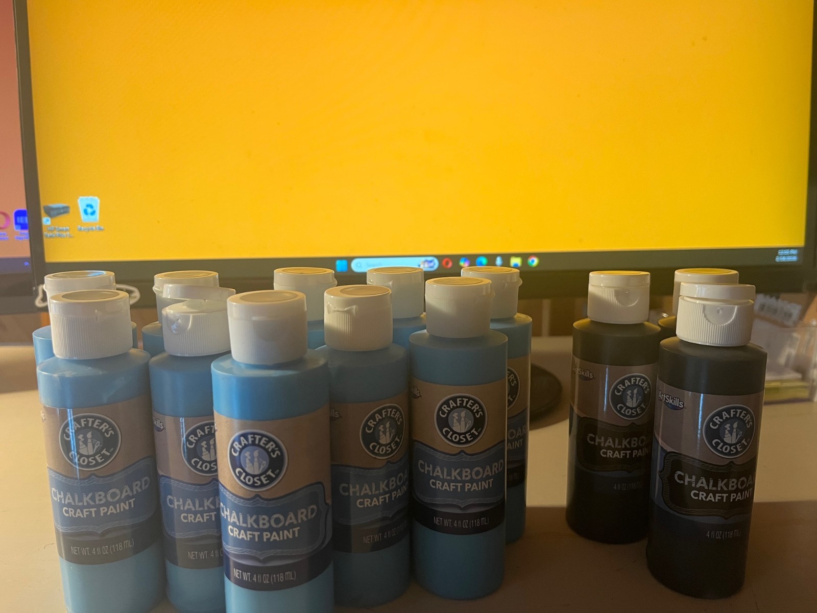 New 10-Crafter’s Closet Chalkboard Craft Paint 4 fl oz (118 ml) blue and 3 black