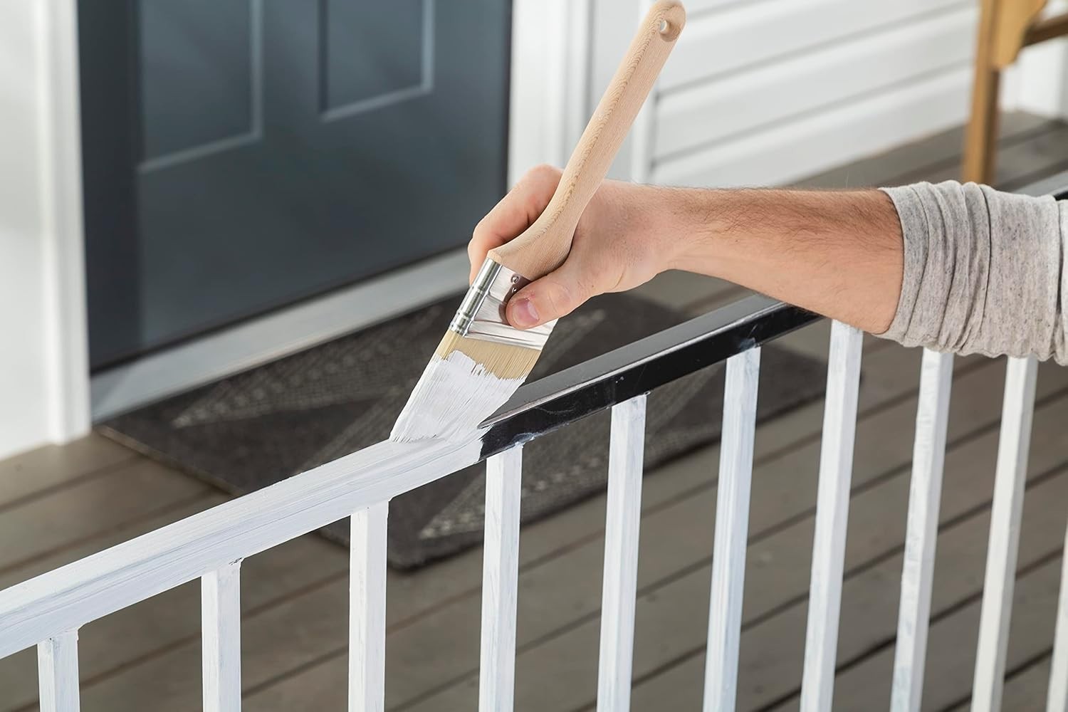 High-Performance 1 Quart Bulls Eye Primer for Stain Blocking and Glossy Surfaces