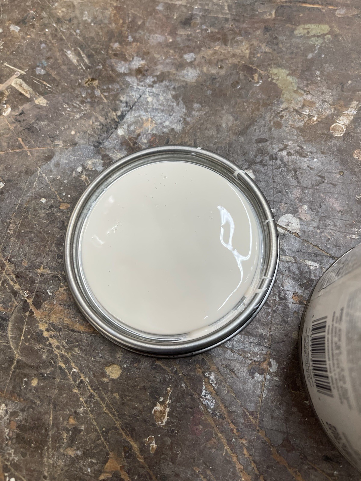Sherwin Williams Pro Classic Trim Enamel /Oil Base Satin/Custom Ivory / Quart