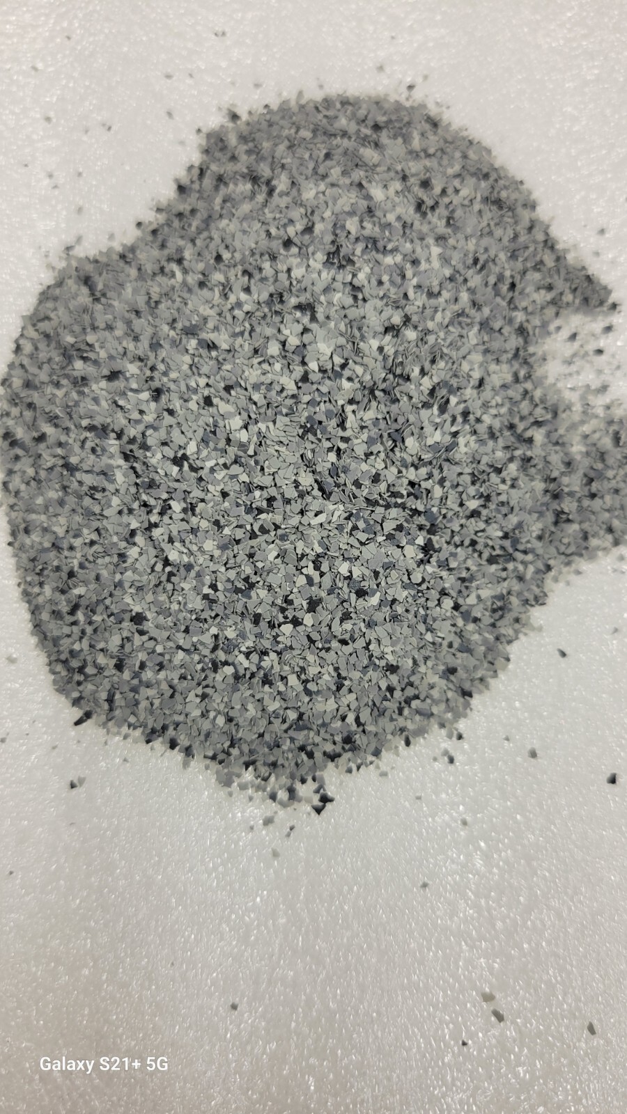 Garage Floor Flake 10 lb – Nightfall FB 715 (Black and Grey) 1/32 Size