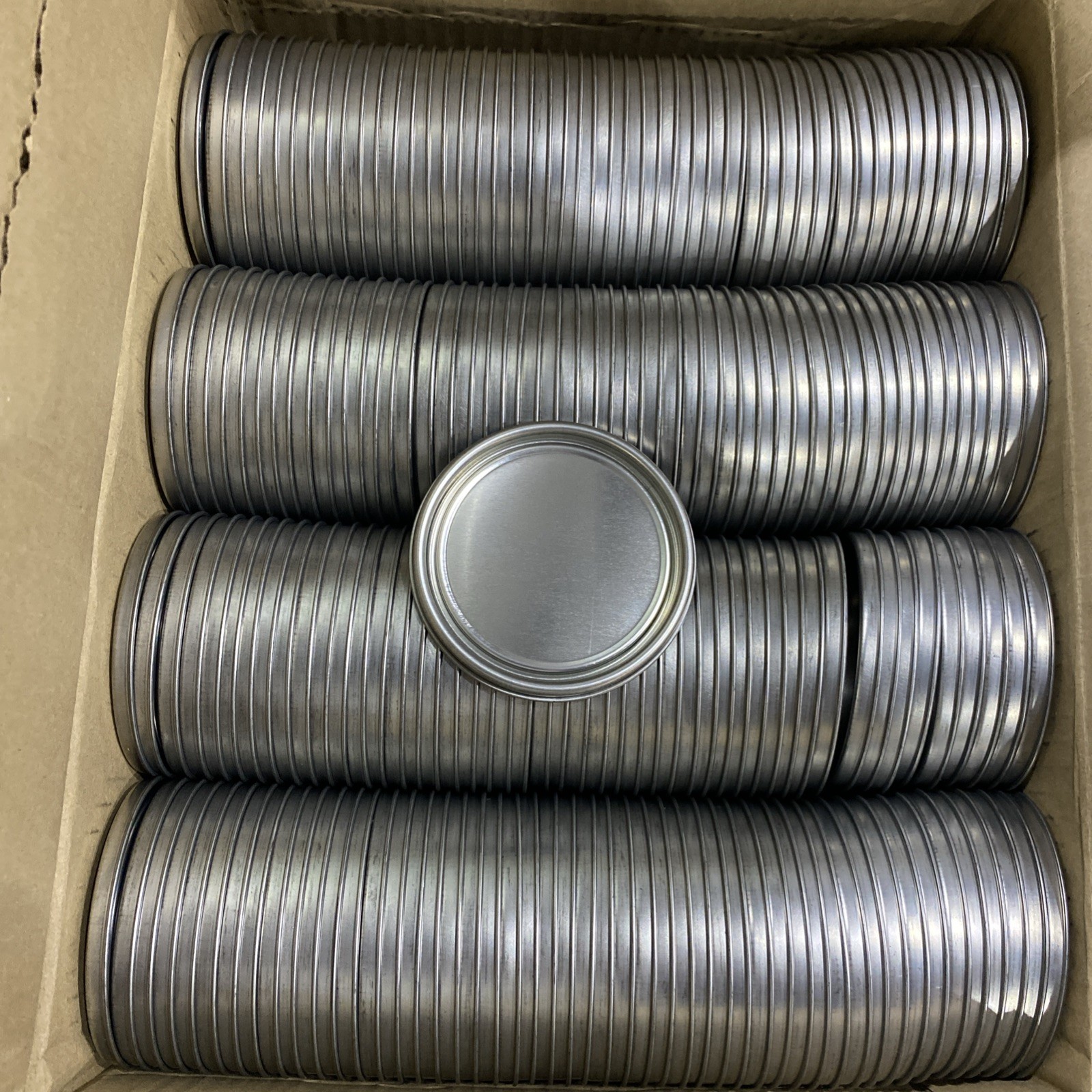 LOT OF 600 – MAUSER – 1 QUART / 32 OZ UNLINED METAL PAINT CAN LID 1014904