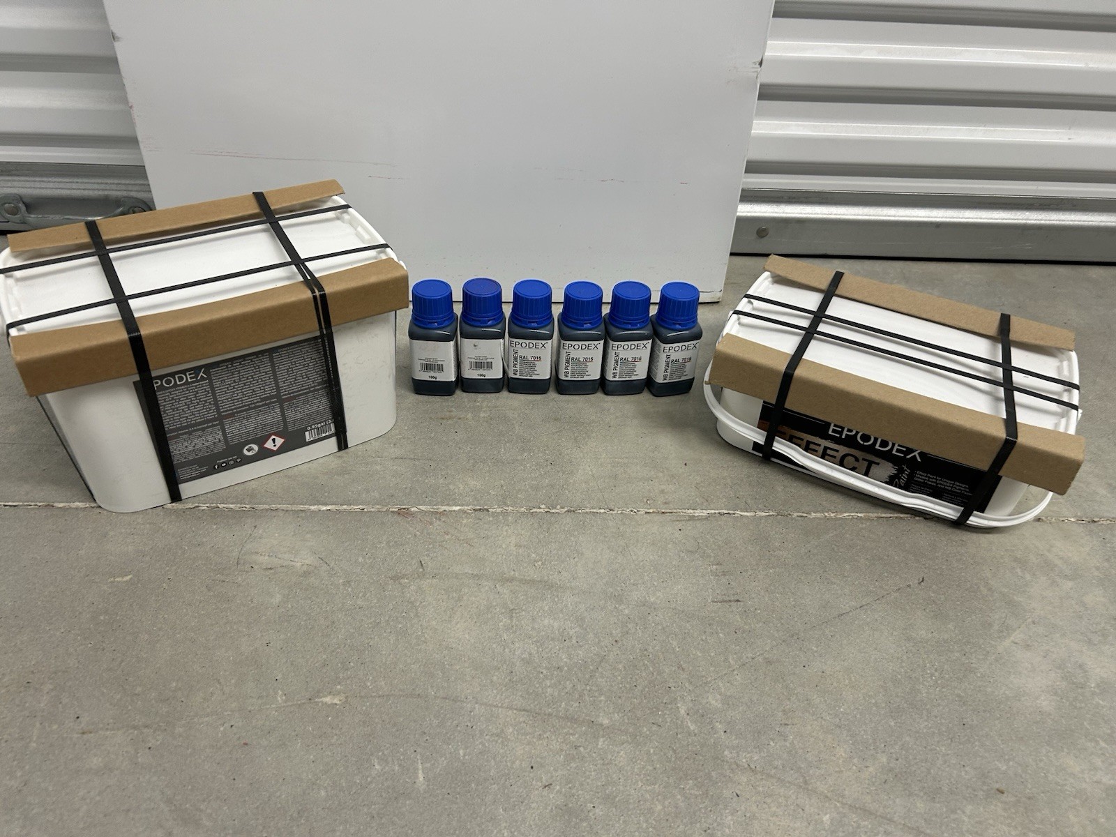 Epodex Epoxy Primer And Paint With Anthracite Gray Pigment Bottles