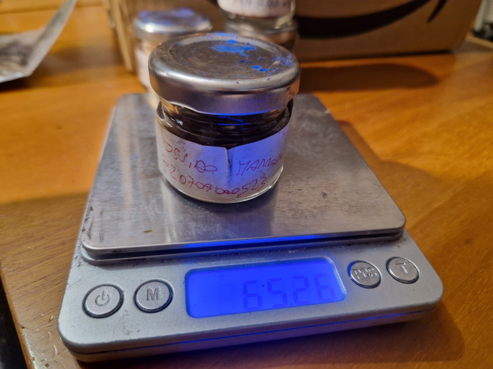 BROWN Rare Earth Oxides Fine Powder Wood Bite – 155 Grams