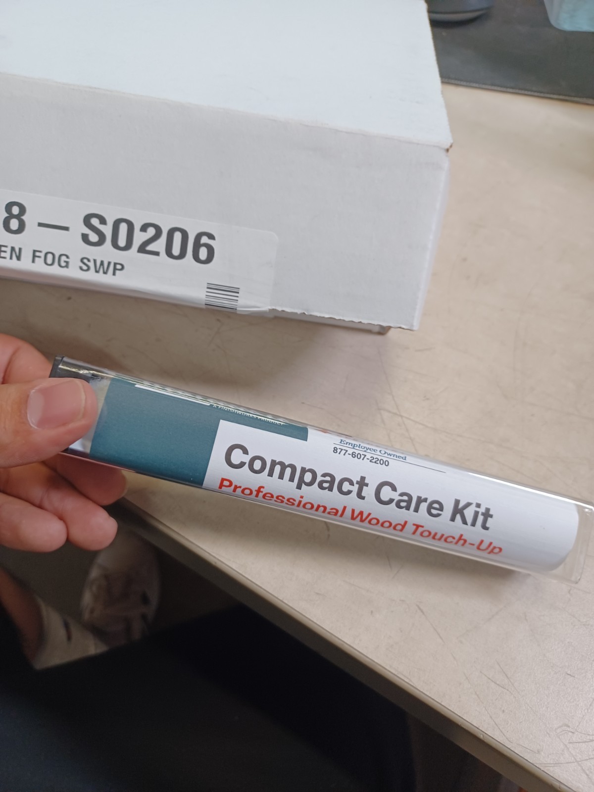 Mohawk ShowPlace Compact Care Kit Touch up Evergreen Fog SWP M818-S0206