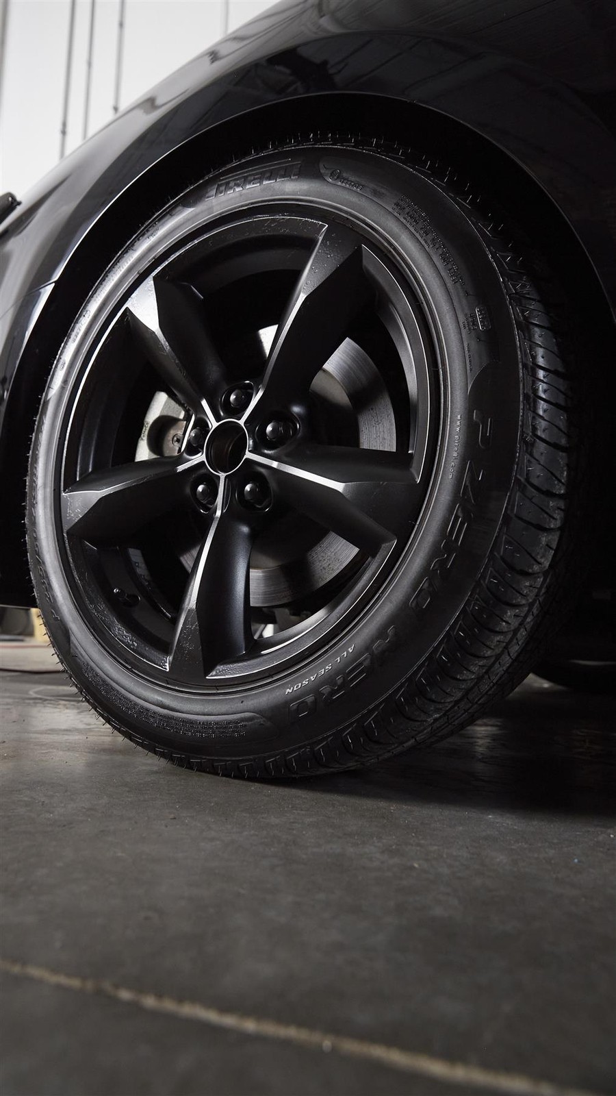 Rust-Oleum Automotive High Performance Wheel 3X, Gloss Black, 11 Oz – 368076