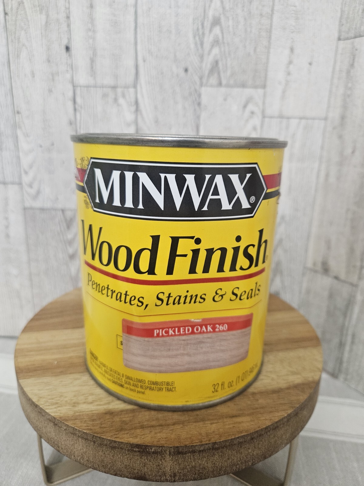 Minwax Pickled Oak 260 Wood Finish Oil-Based Wood Stain 1 Quart
