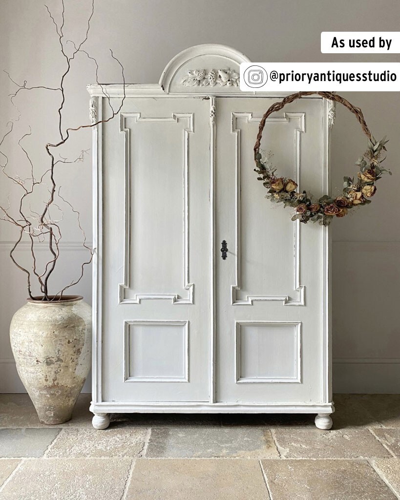 Annie Sloan Chalk Paint® – Old White
