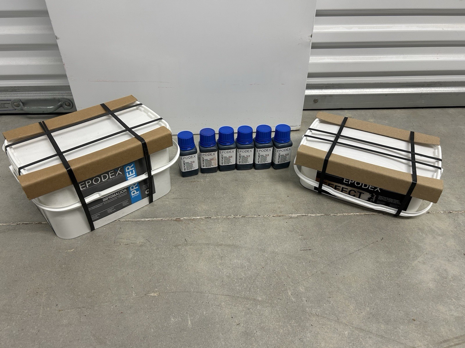 Epodex Epoxy Primer And Paint With Anthracite Gray Pigment Bottles