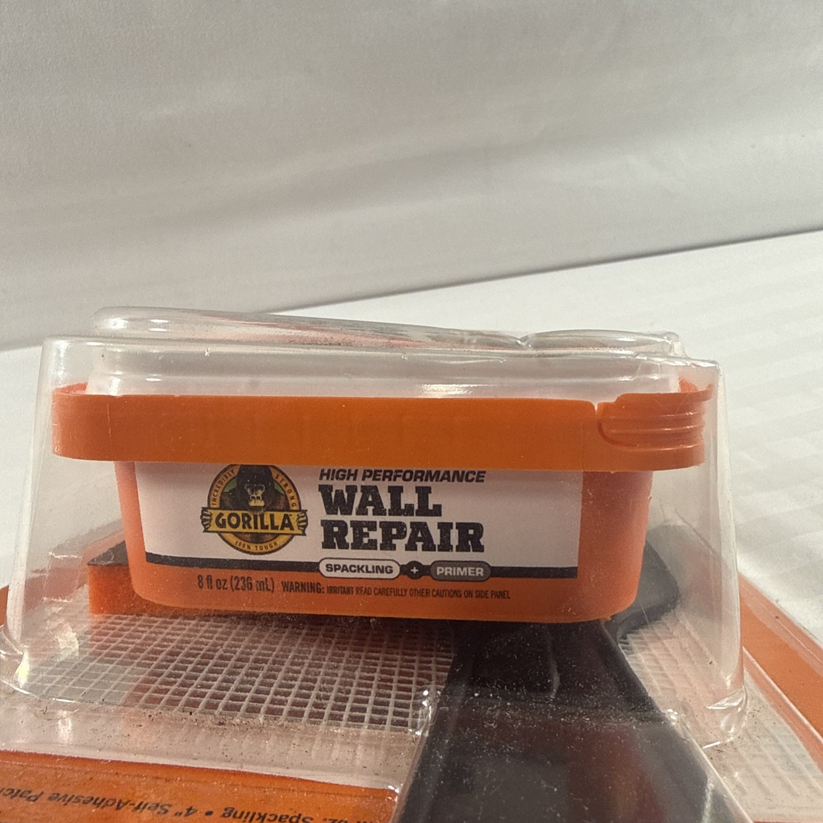 Gorilla High Performance Wall Repair Kit Spackling + Primer 109228