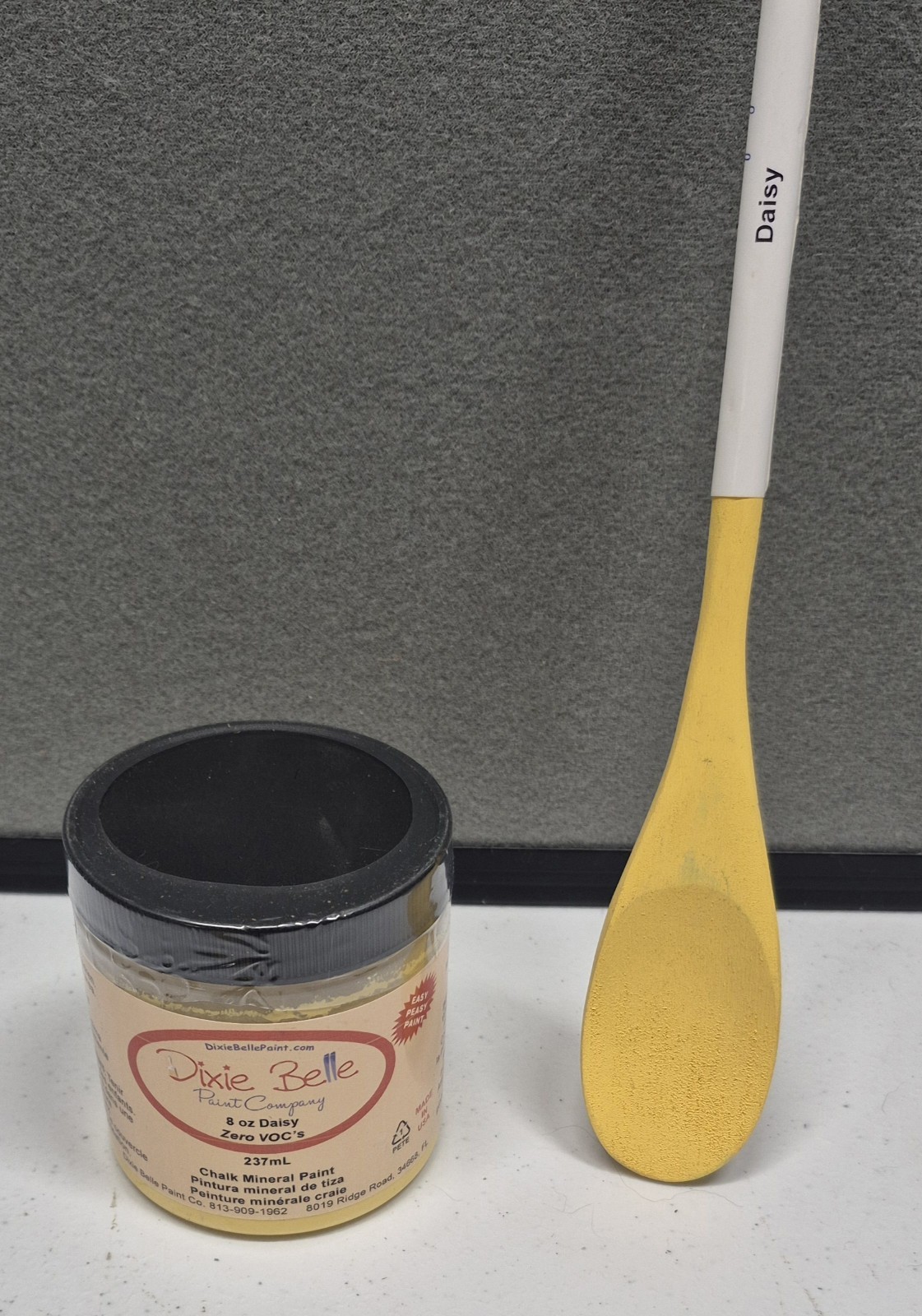 Dixie Belle Paint Chalk Mineral Paint 8oz “Daisy” Color New Furniture